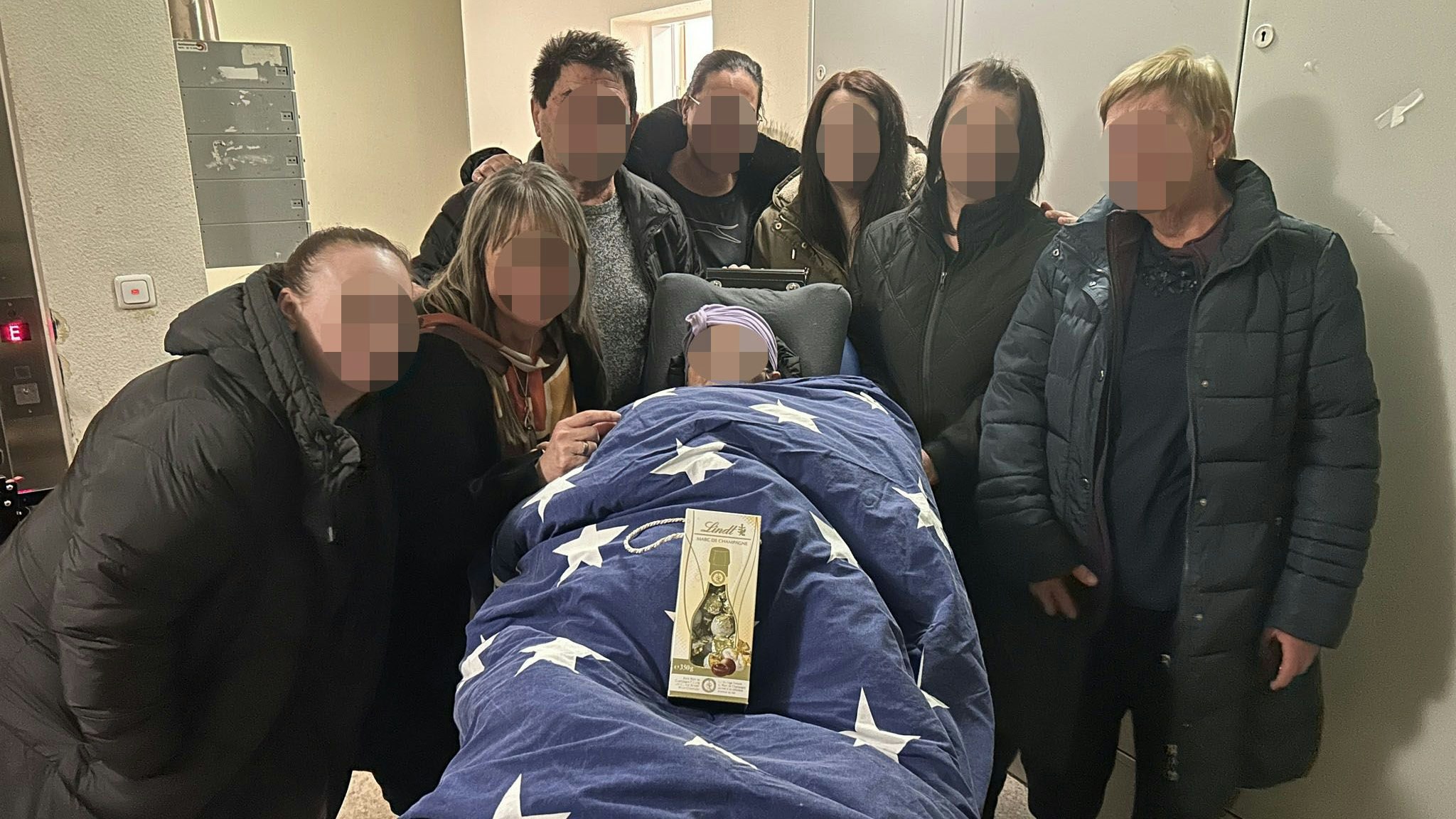 Dank des Vereins "Rollende Engel" konnte die 69-Jährige noch ein letztes Weihnachtsfest Zuhause feiern.