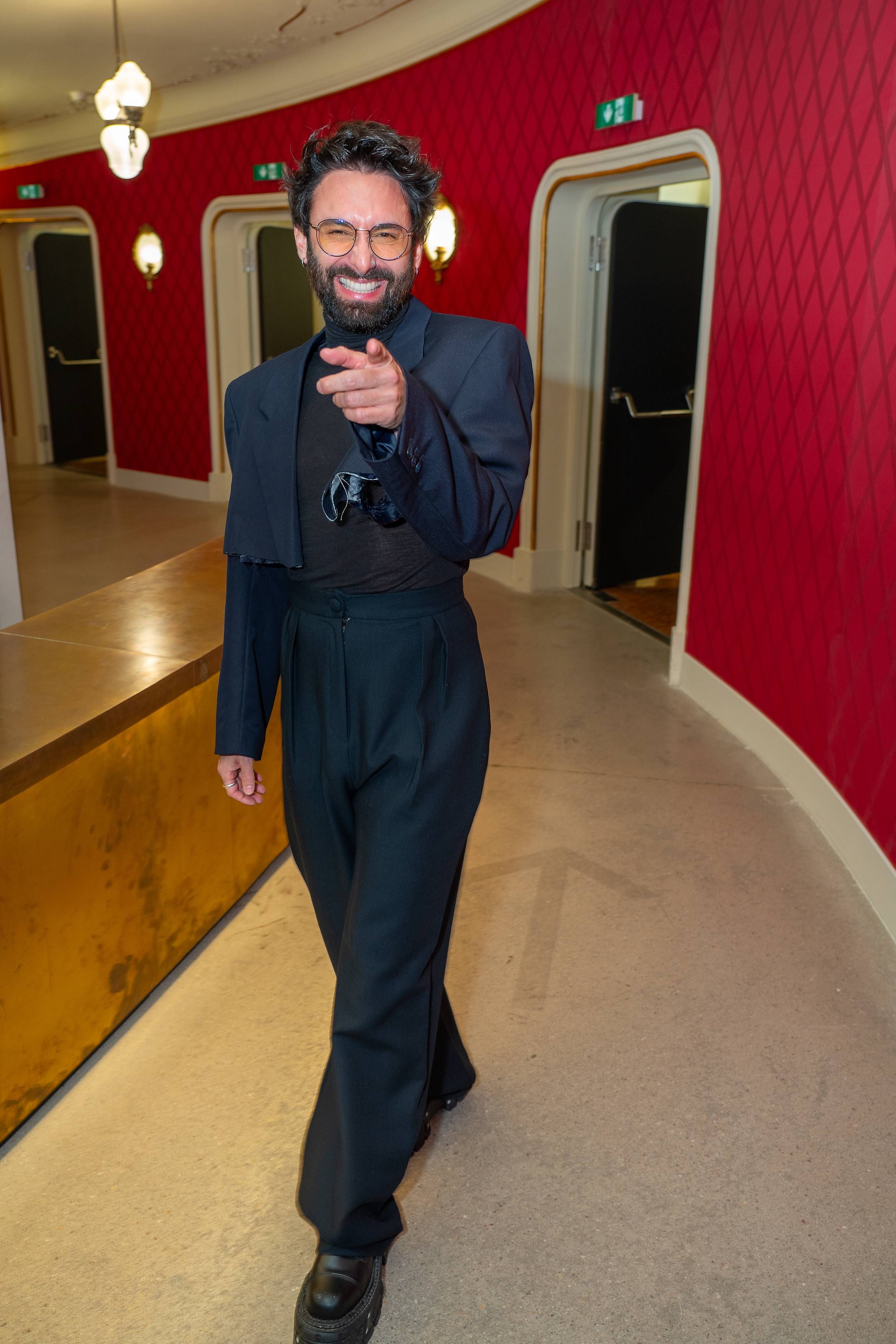 Tom Neuwirth (Conchita) spricht über seine Beauty-Pläne.