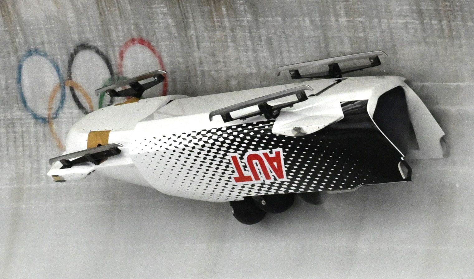 Jakob Mandlbauer crashte am Samstag mit dem Viererbob.