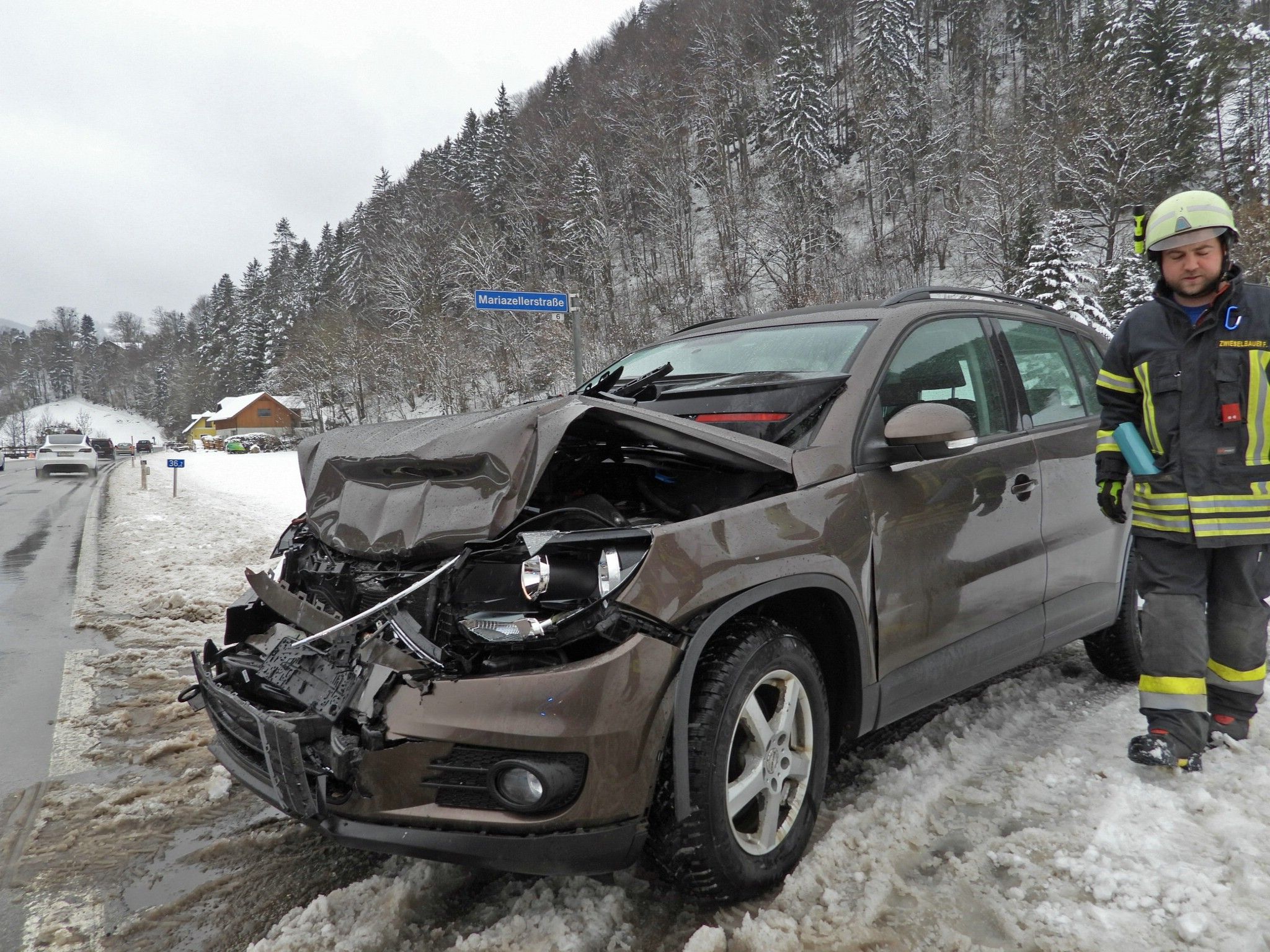 Verkehrsunfall mit zwei Fahrzeugen bei Türnitz