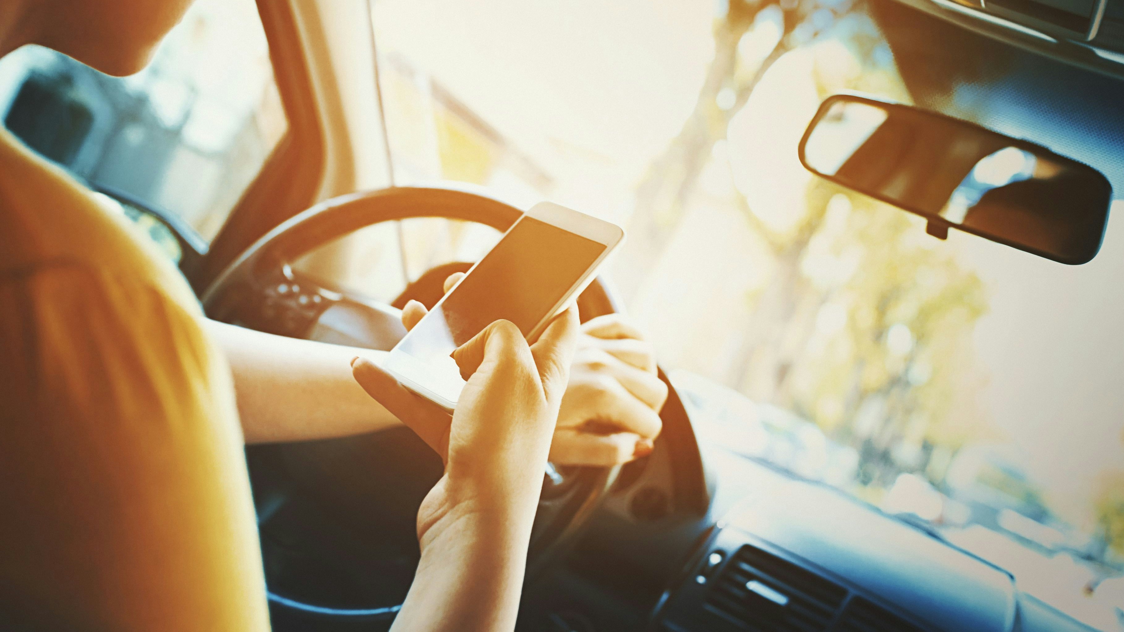 Heute.at - Handy-Blitzer: Schaut uns die Polizei bald ins Auto?