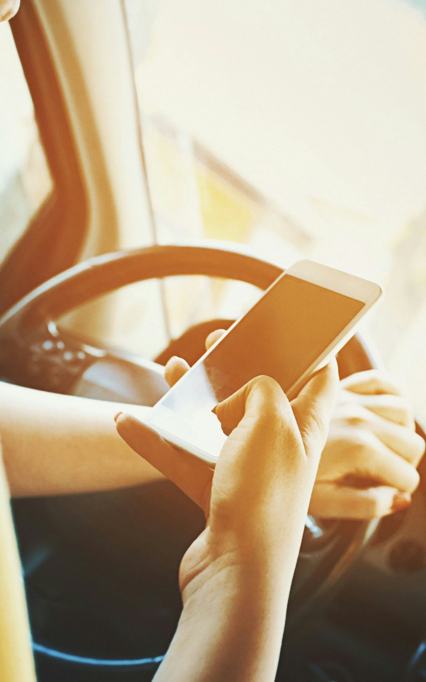 "Handy-Blitzer": Schaut uns die Polizei bald beim Fahren ins Auto?