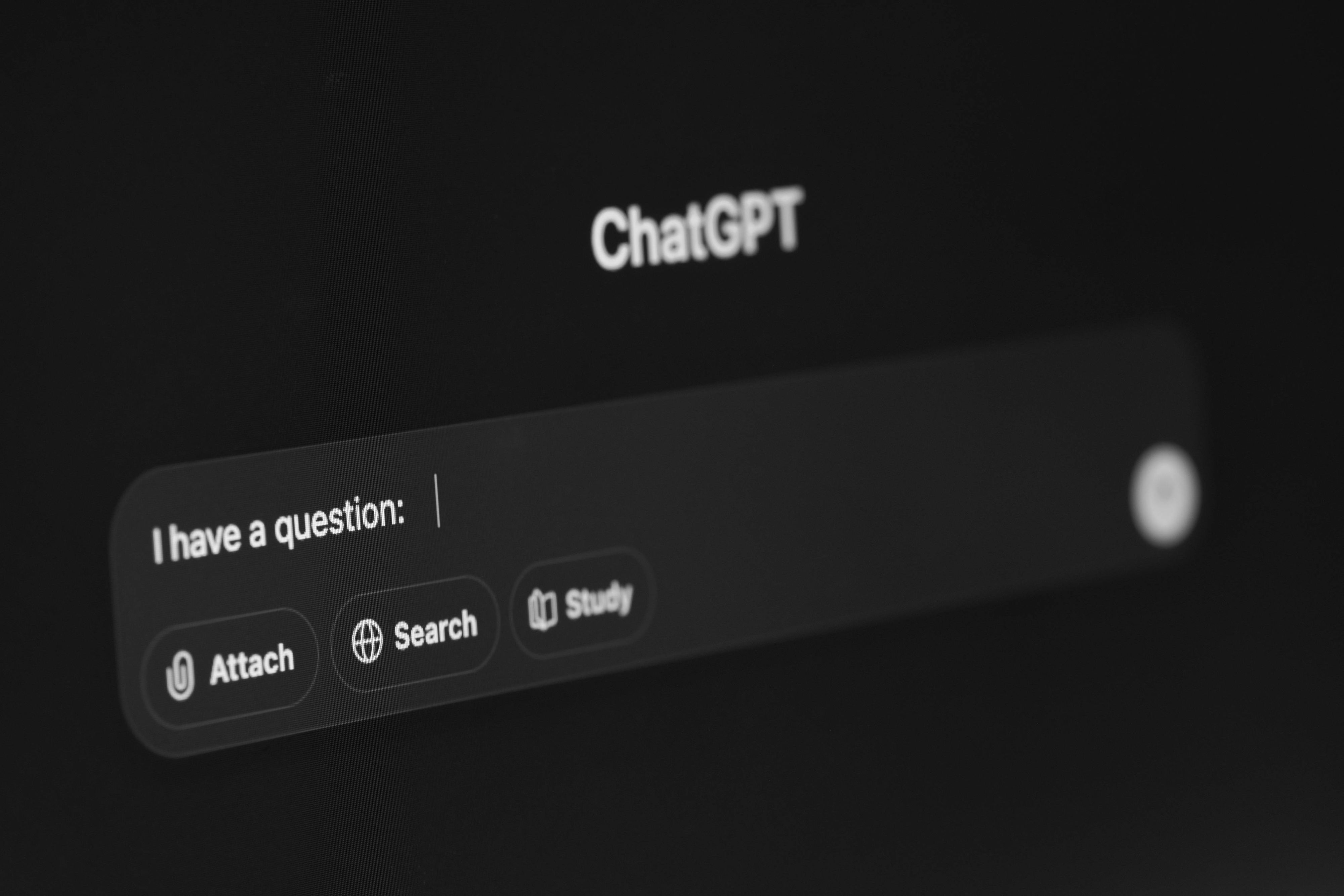 Computerbildschirm mit ChatGPT: So soll sich die Verdächtige eine Anleitung zum Morden geholt haben.