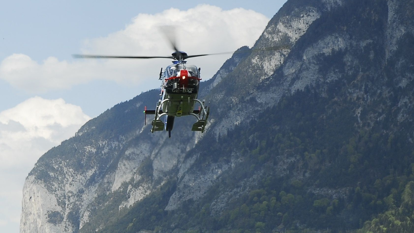 Am 30. März 2011 stürzte ein Polizeihubschrauber in den Tiroler Achensee. Vier Personen kamen ums Leben. Über die wahre Absturz-Ursache wird bis heute diskutiert.