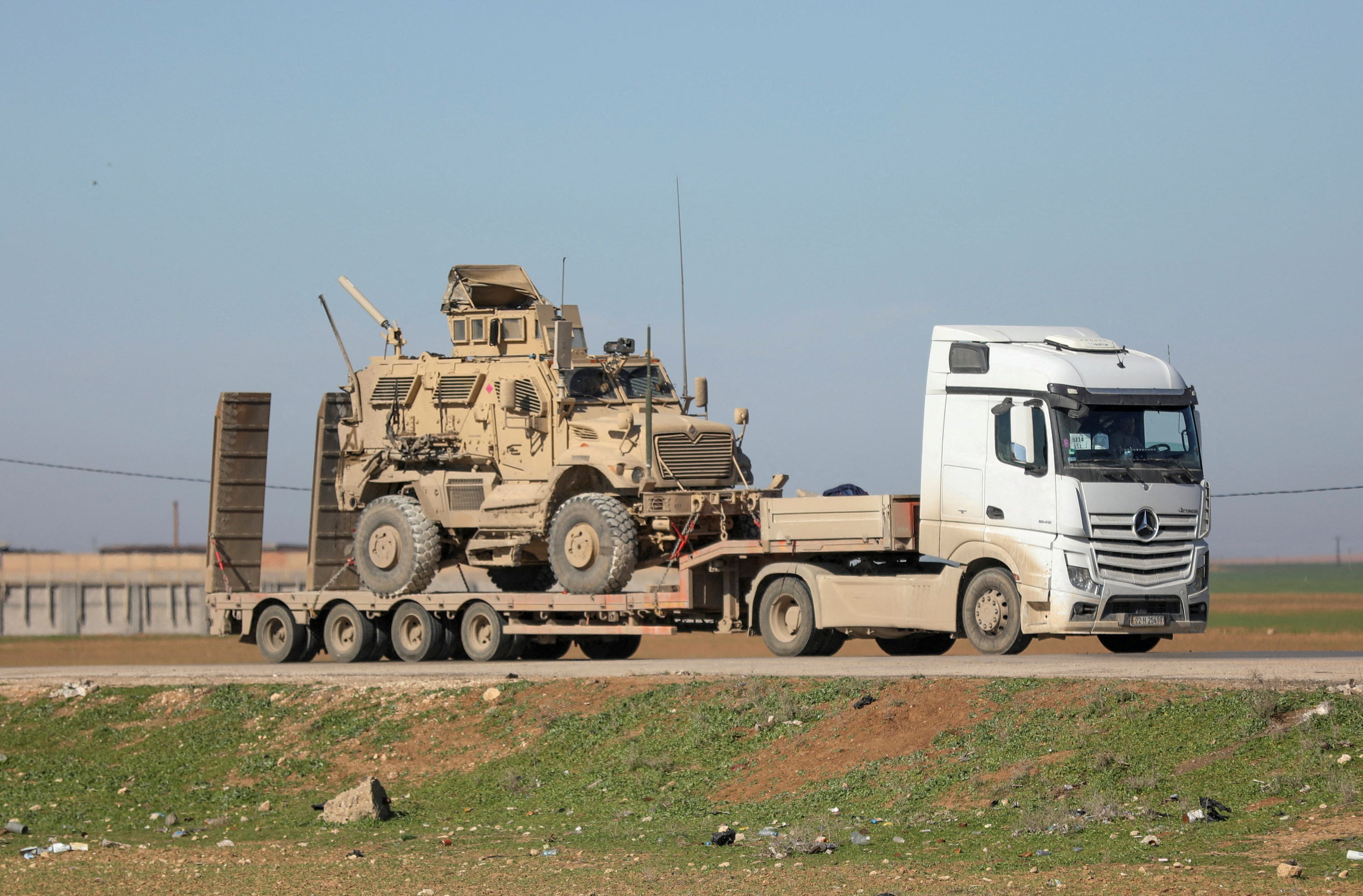 Die US-Truppen und ihre Ausrüstung werden vorerst ins benachbarte Irakisch-Kurdistan verlegt.