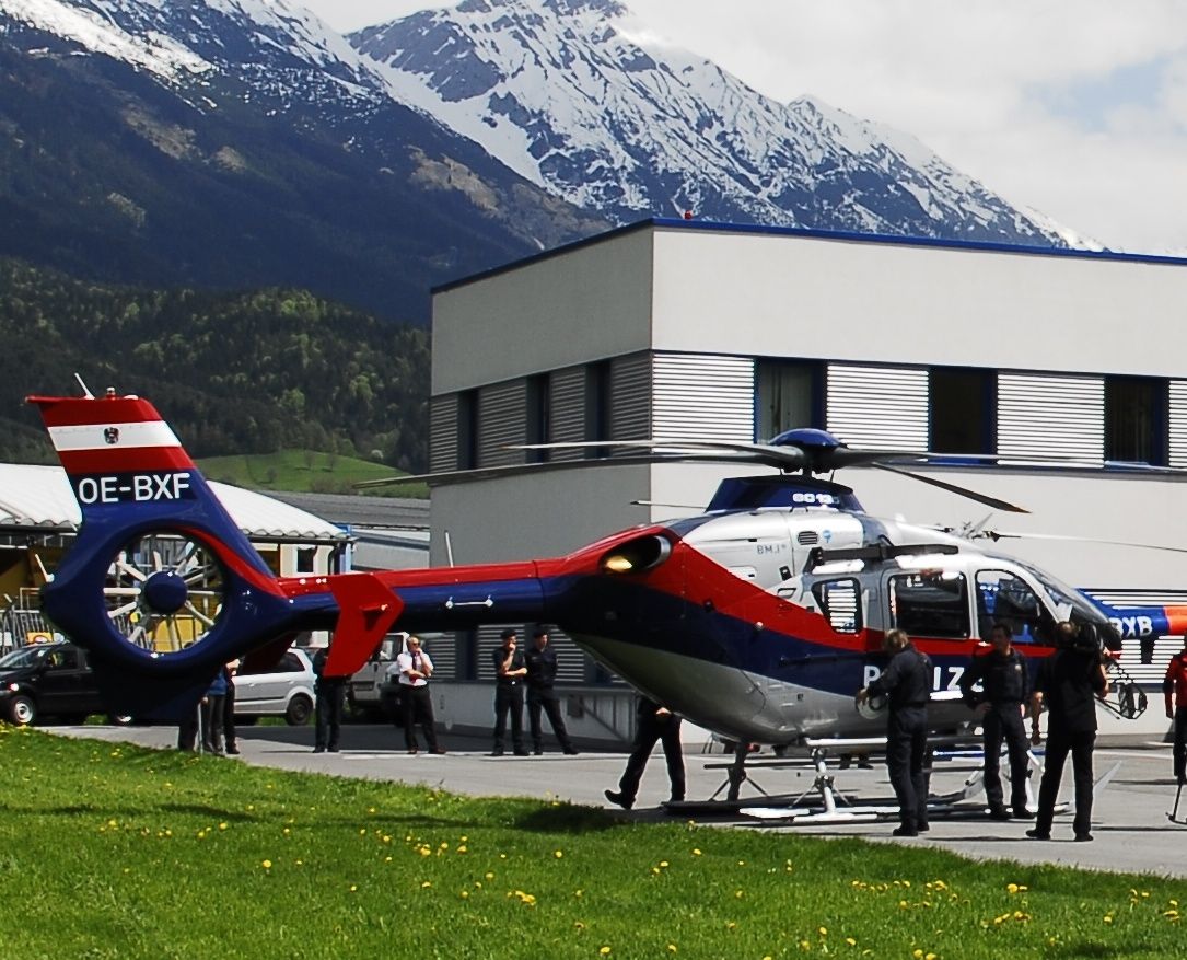 Am 30. März 2011 stürzte ein Polizeihubschrauber in den Tiroler Achensee. Vier Personen kamen ums Leben. Über die wahre Absturz-Ursache wird bis heute diskutiert.