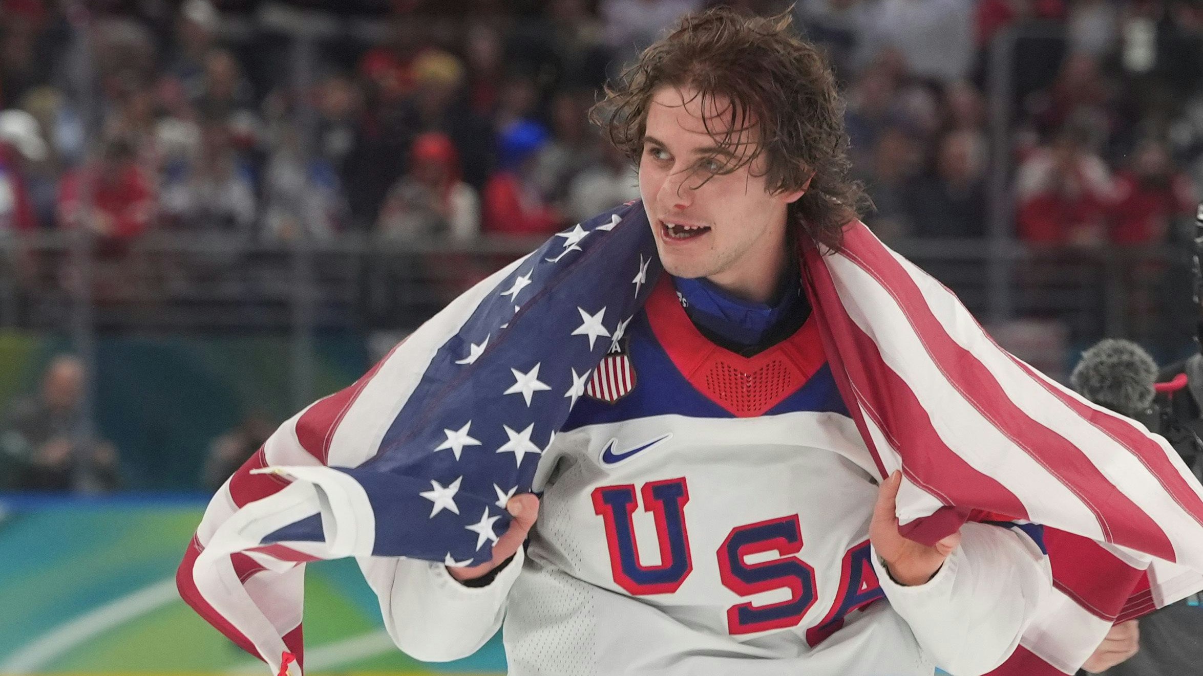 Heute.at - Zuerst flogen die Schneidezähne, dann fällt das Goldtor