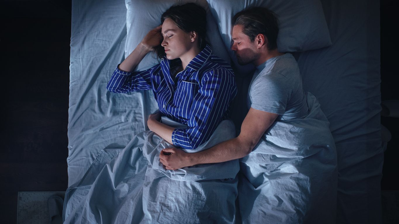 Paare mit gleichem Schlafrhythmus berichten deutlich häufiger von hoher Zufriedenheit.