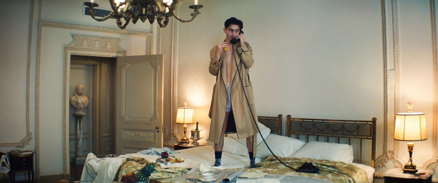 Timothée Chalament spielt den Tischtennisspieler Marty Mauser im Film 