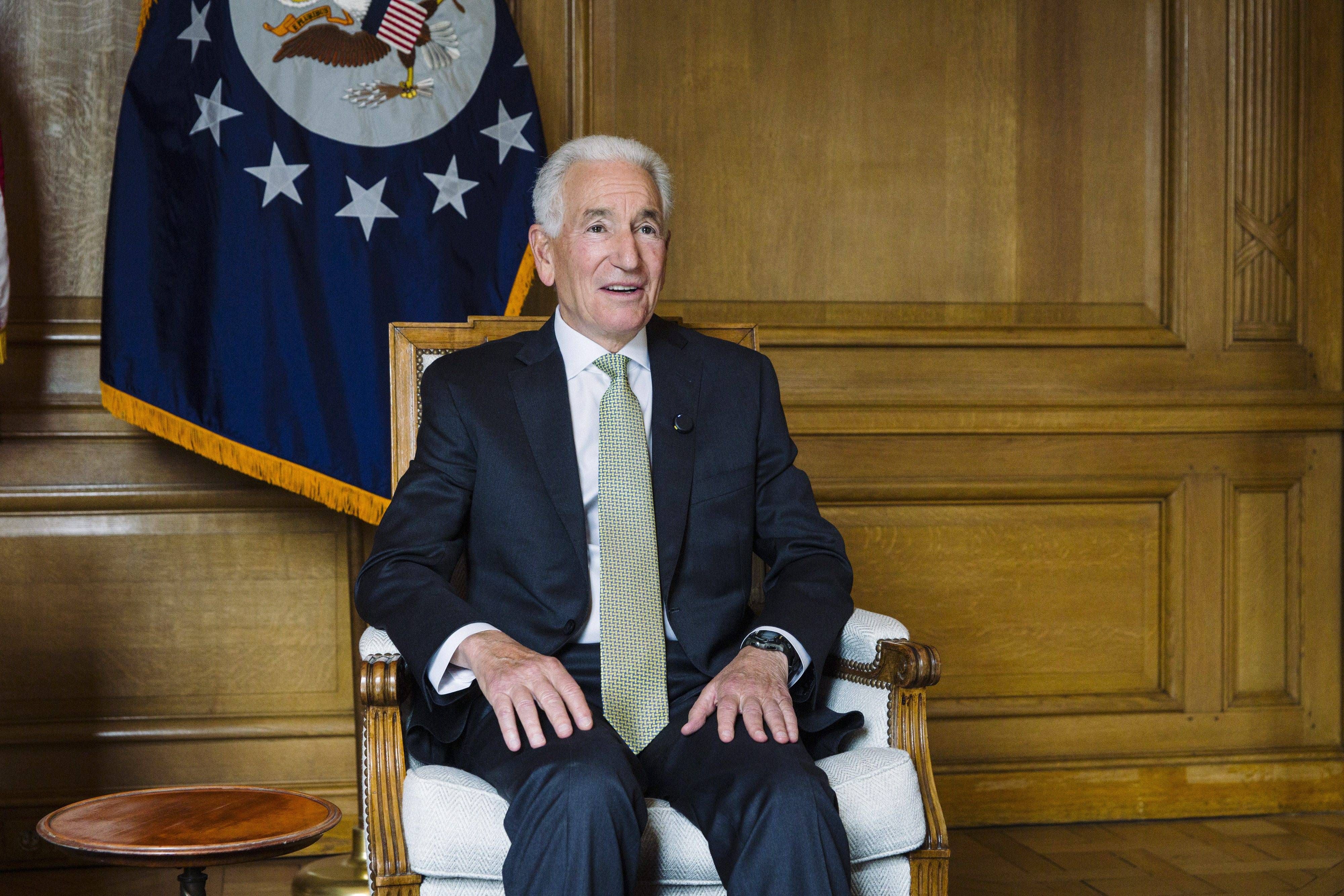 Der US-Botschafter in Frankreich Charles Kushner fiel mit umstrittenen Kommentaren auf.