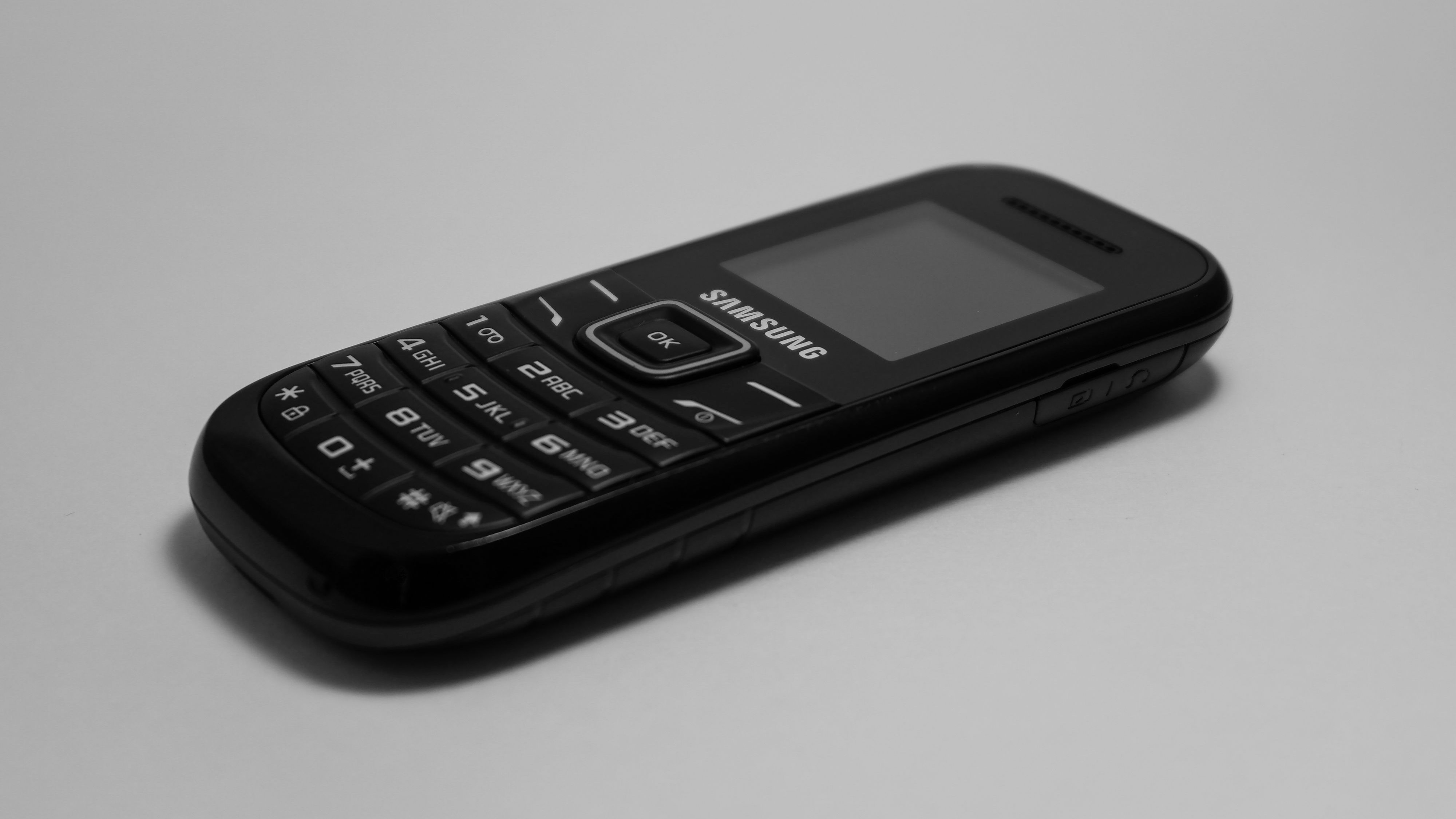 Heute.at - Samsung-Handy überlebt 10 Jahre in der Wüste