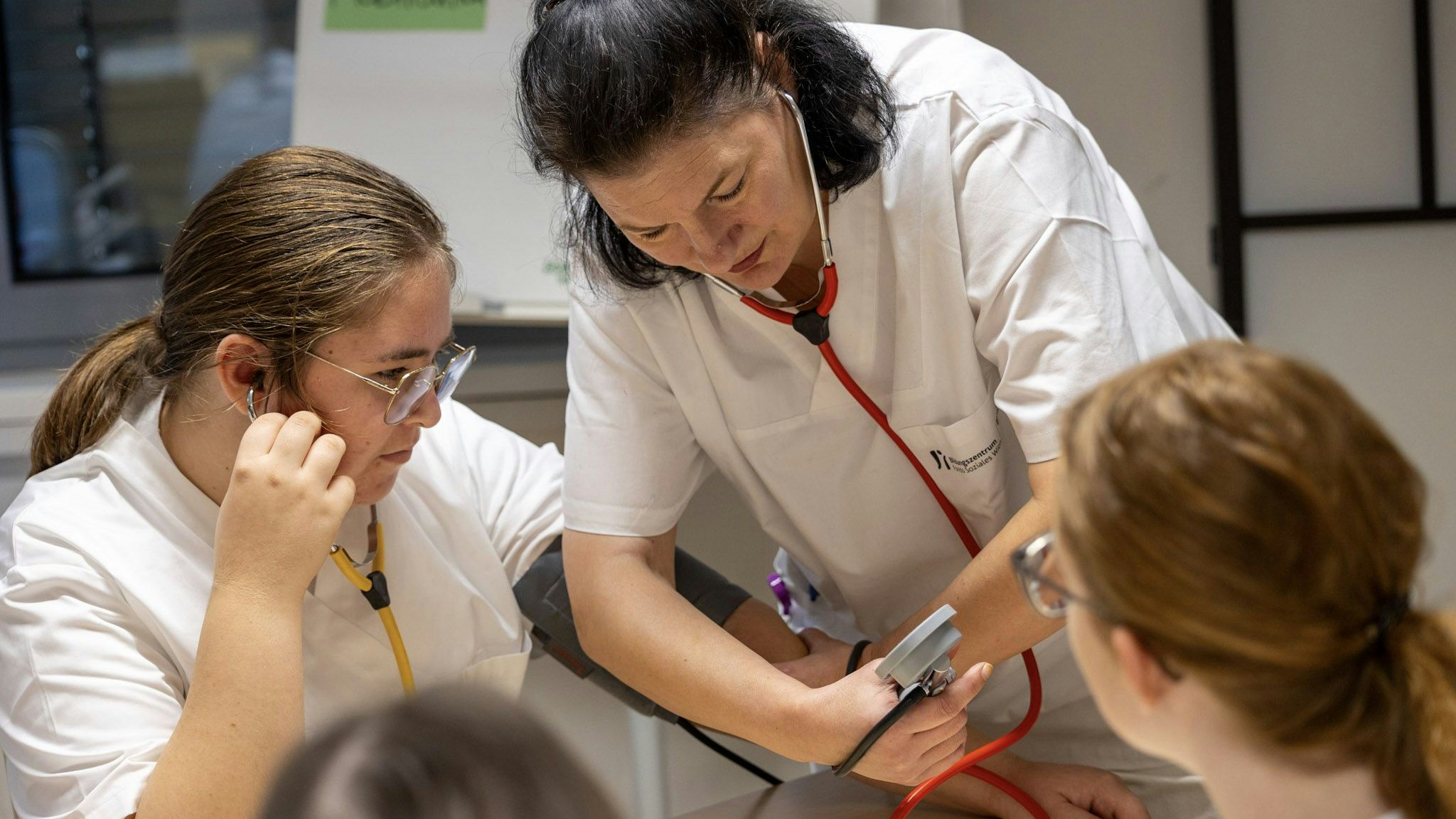 Heute.at - Karriere in der Pflege ab 15: Jetzt durchstarten!