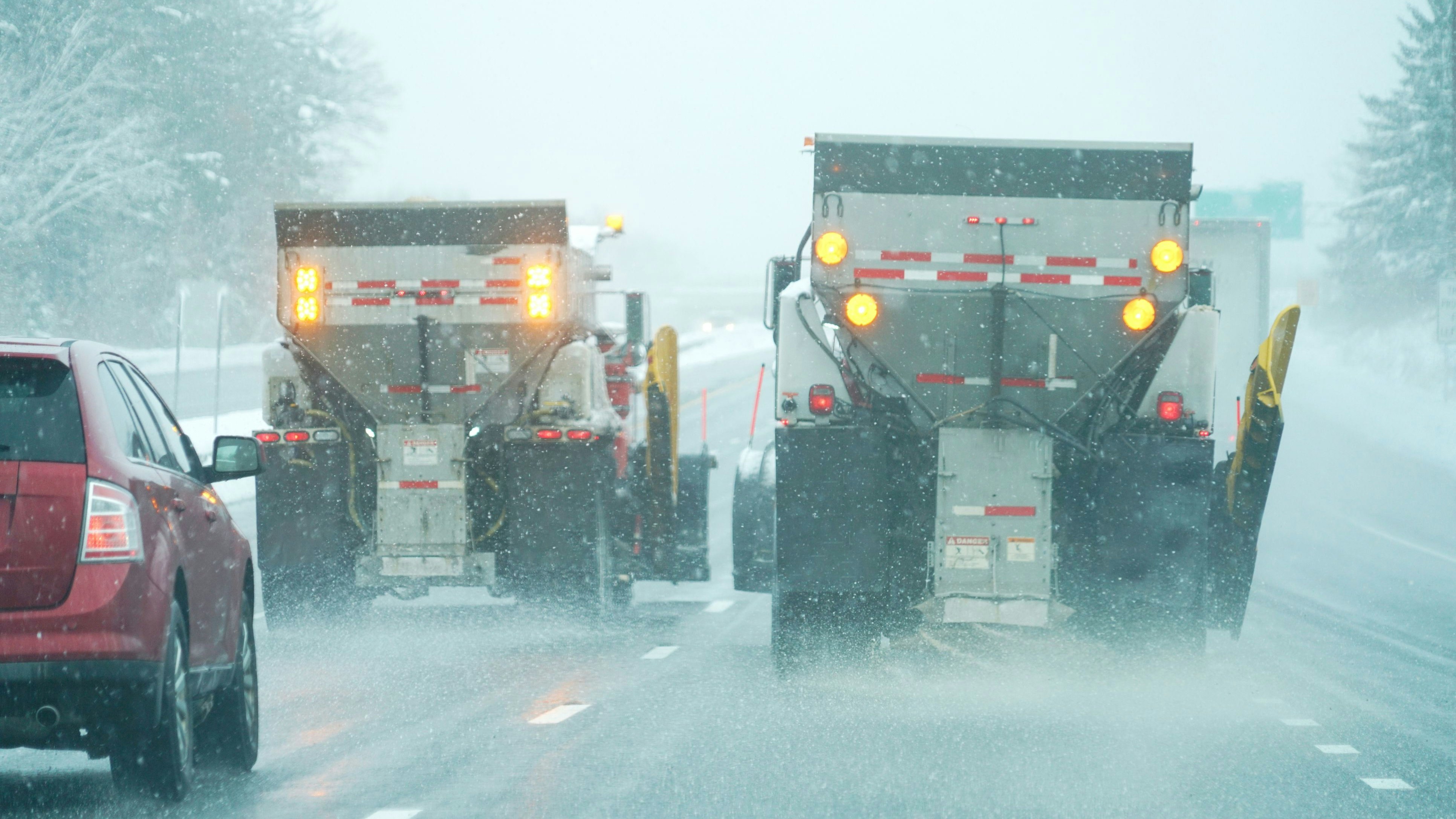 Der Winterdienst hat am Dienstag alle Hände voll zu tun.