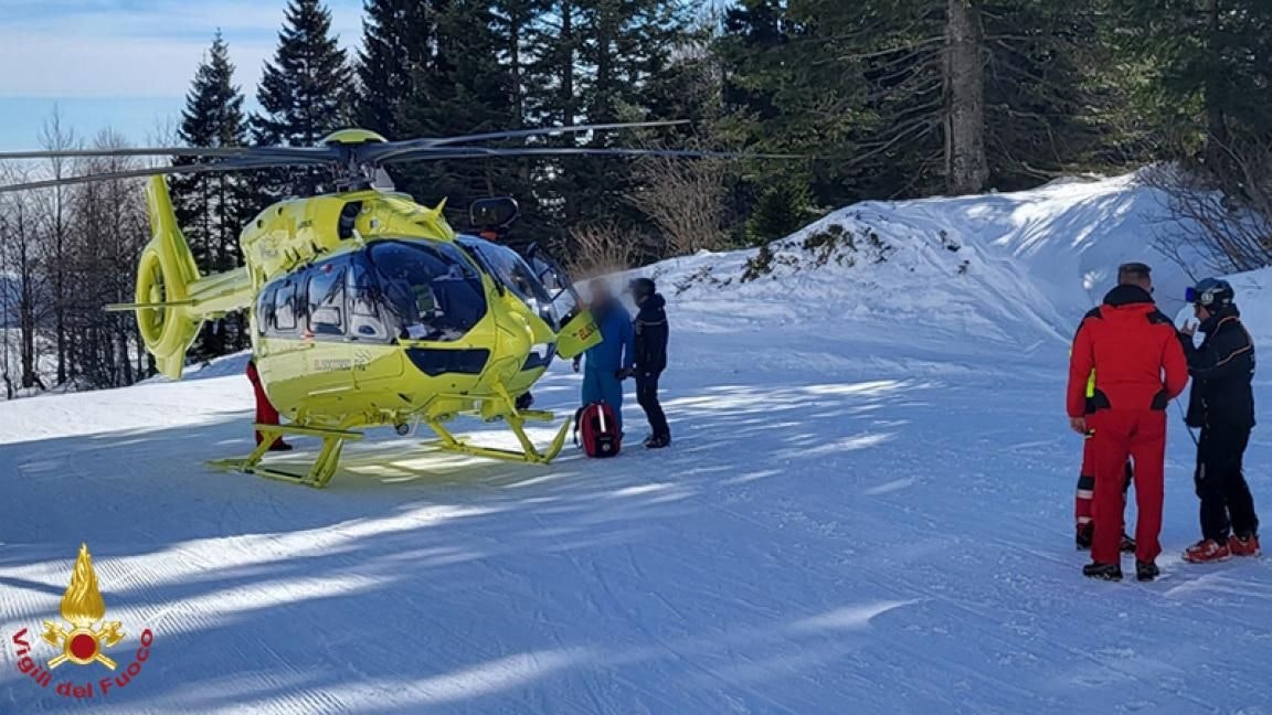 Rettungsheli im Einsatz im Skigebiet Piancavallo. Archivbild.