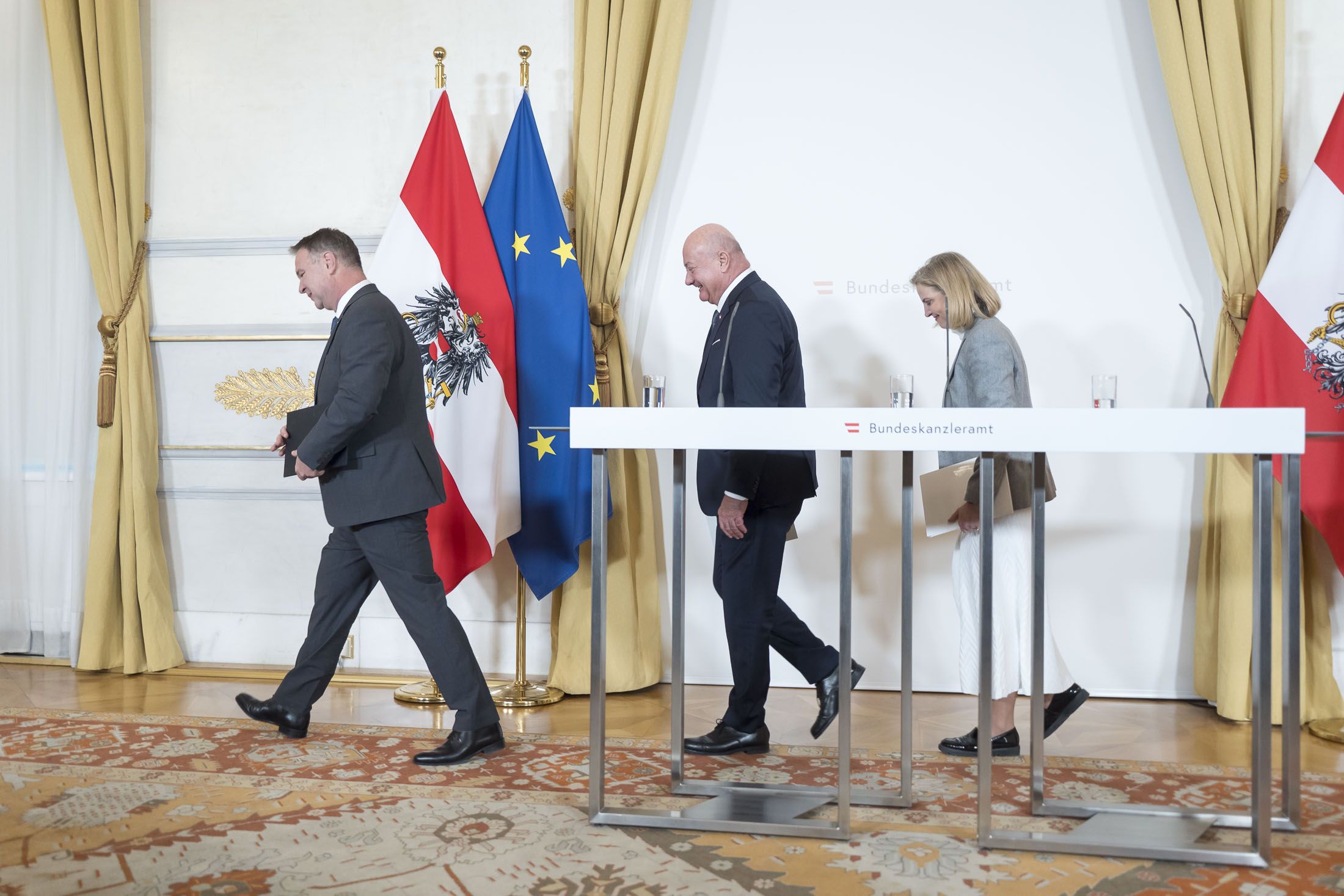 Im Jahr 2027 sollen sich die Gehälter von Spitzenpolitikern um ein Prozent erhöhen.