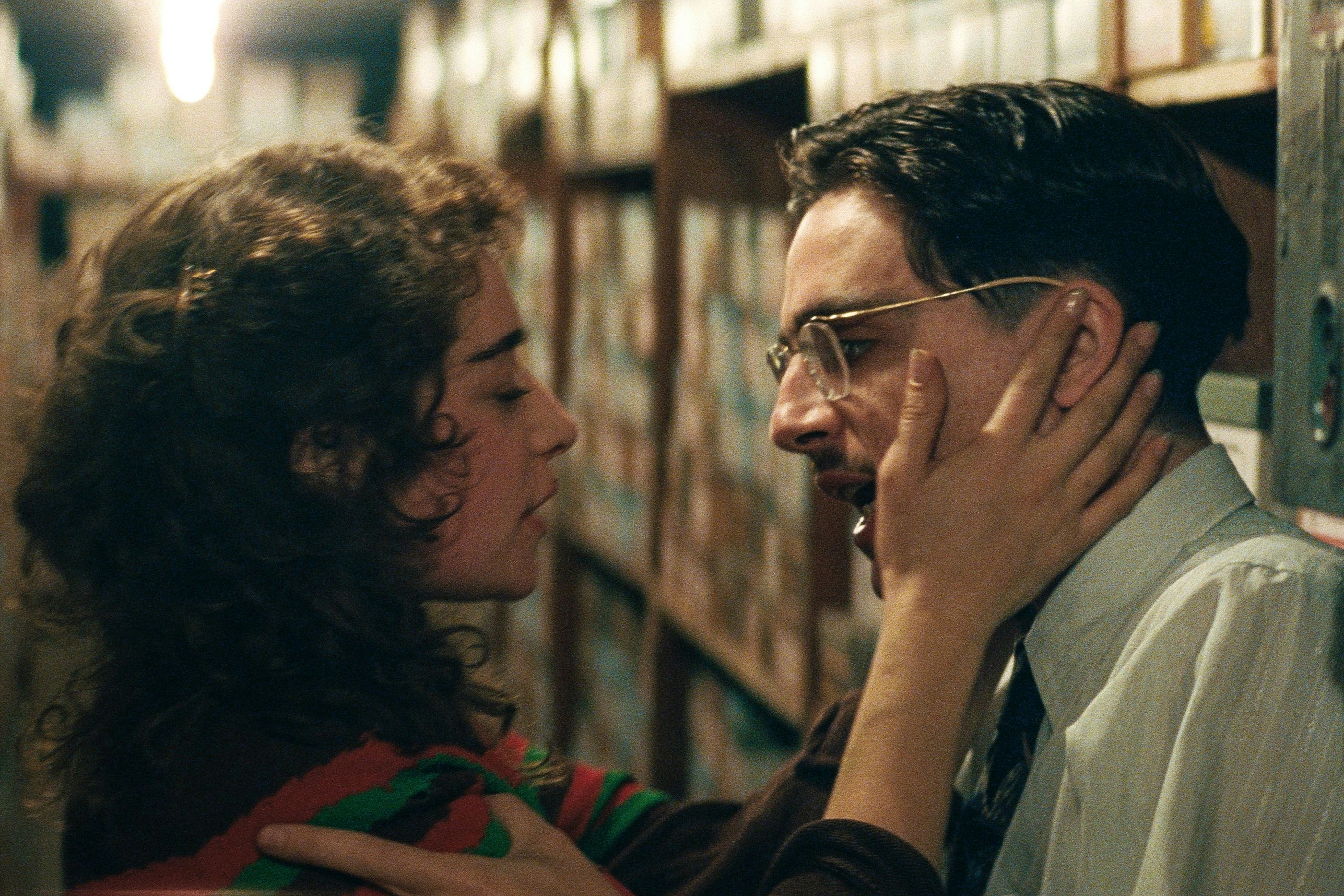 Martys Geliebte Rachel (Odessa A'zion) wird von ihm schwanger, was den jungen Mann einigermaßen überfordert