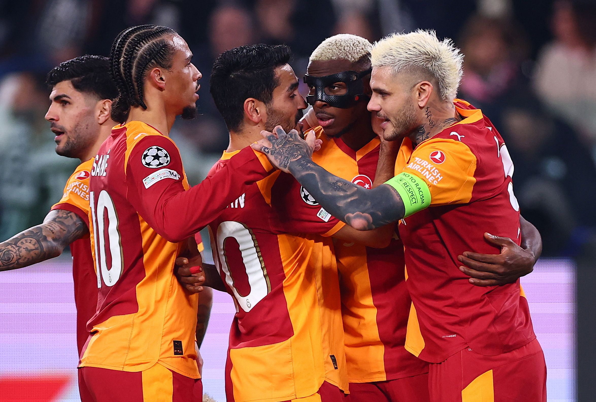 Galatasaray Istanbul bejubelt den Champions-League-Aufstieg gegen Juventus Turin. 