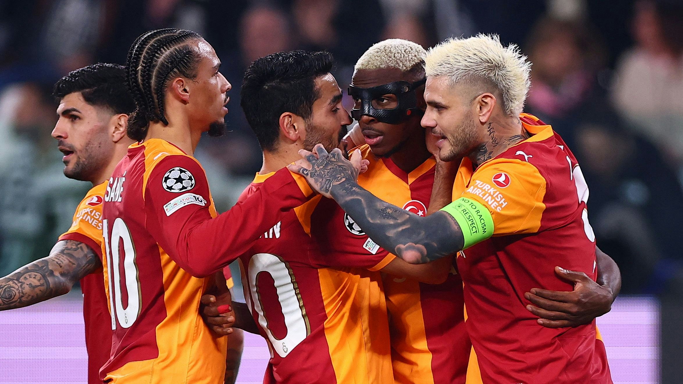 Galatasaray Istanbul bejubelt den Champions-League-Aufstieg gegen Juventus Turin. 