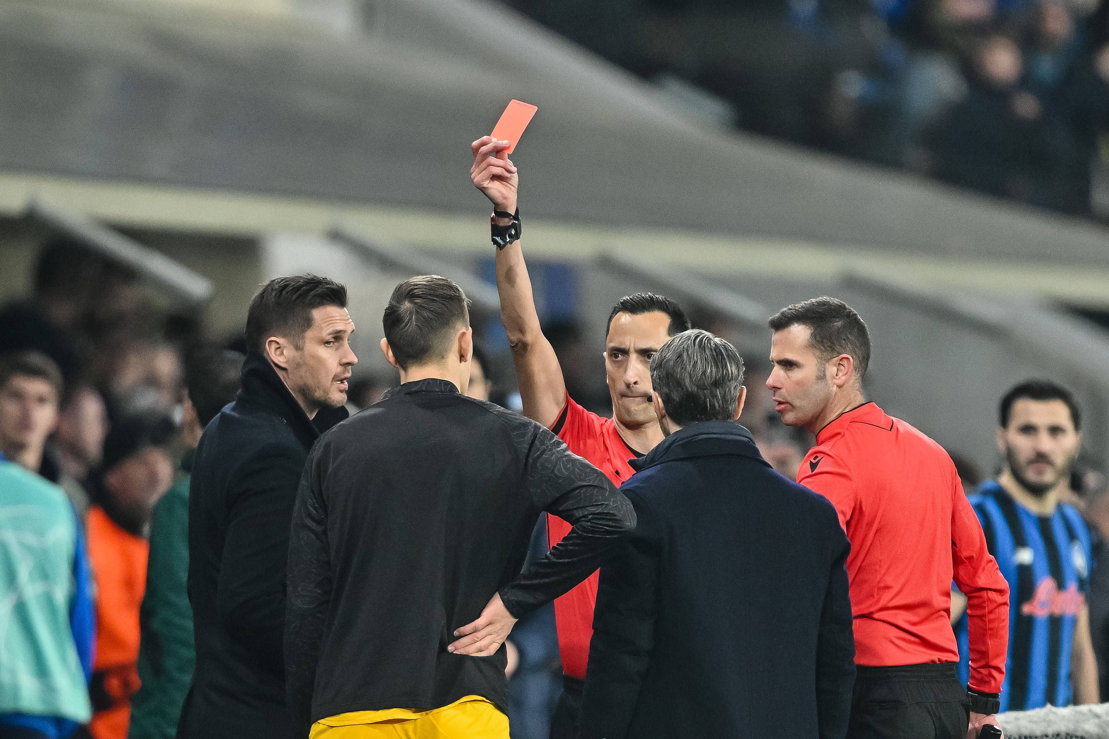 Borussia-Dortmund-Kicker Nico Schlotterbeck sah die Rote Karte. 