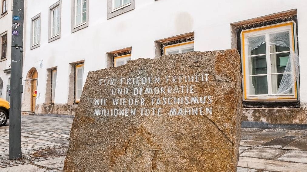 Heute.at - Polizeiwache im Hitler-Geburtshaus spaltet Braunau