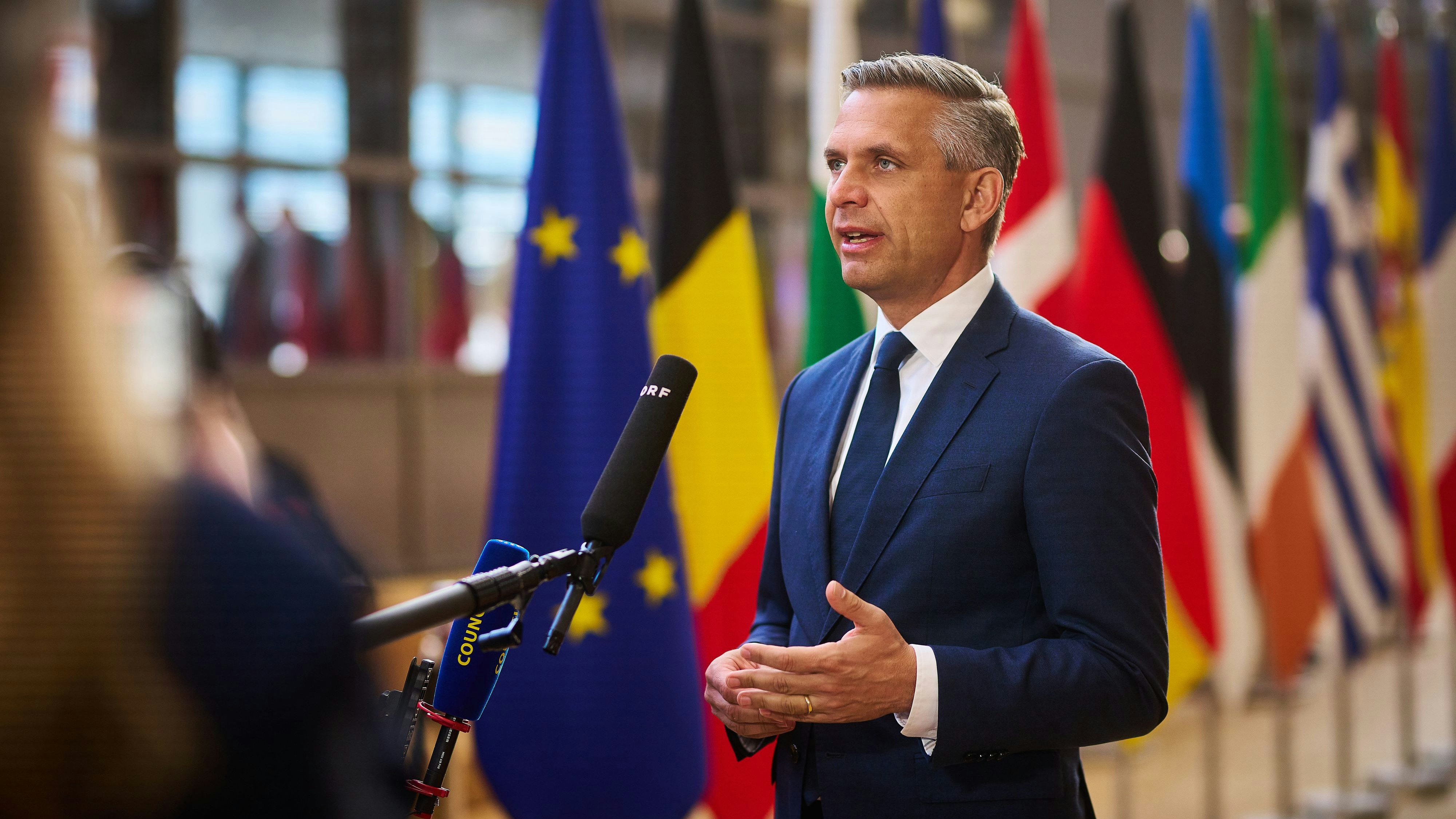 Wirtschaftsminister Wolfgang Hattmannsdorfer (ÖVP) ist für den EU-Wettbewerbsrat nach Brüssel gereist. 