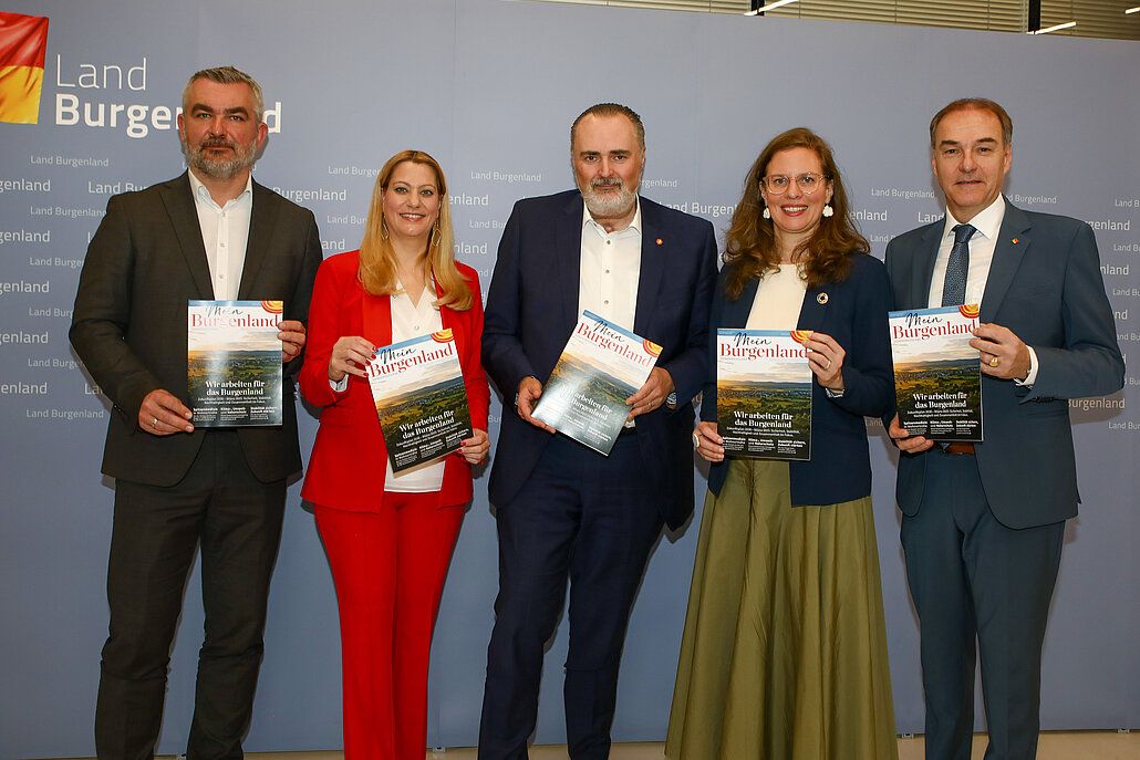 Landesrat Heinrich Dorner, Landesrätin Daniela Winkler, Landeshauptmann Hans Peter Doskozil, Landeshauptmann-Stellvertreterin Anja Haider-Wallner und Landesrat Leonhard Schneemann (von l.).