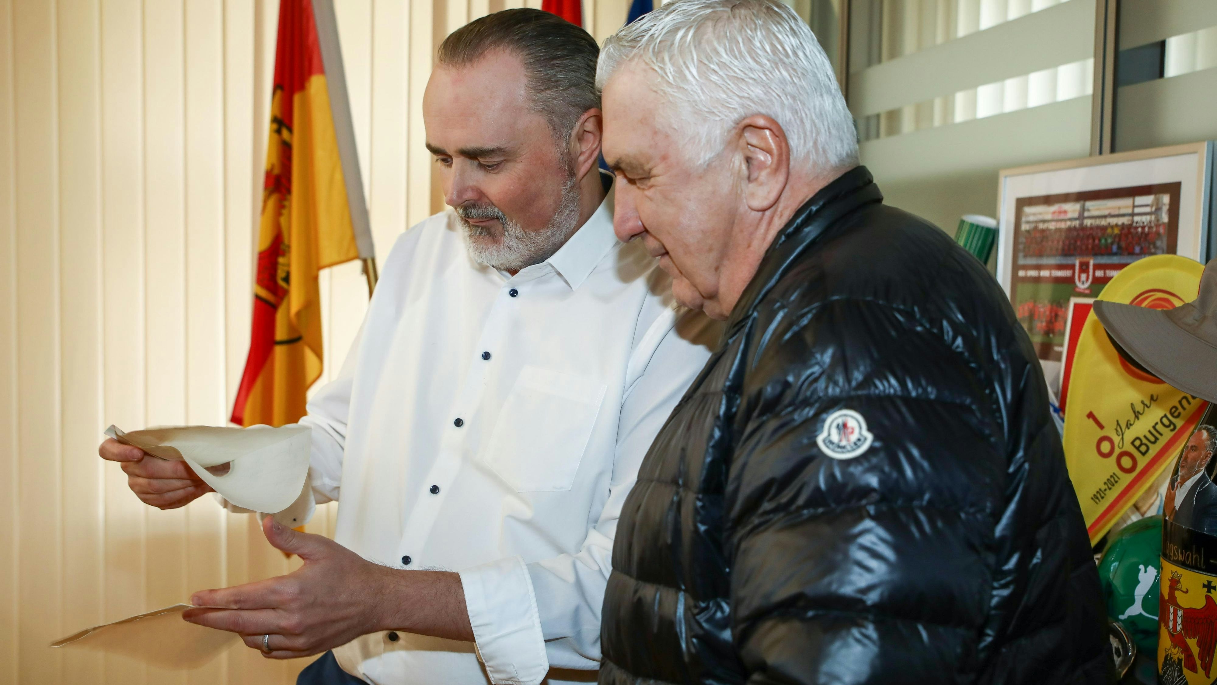 Heute.at - WM-Fieber: Doskozil trifft Rapid-Legende Krankl