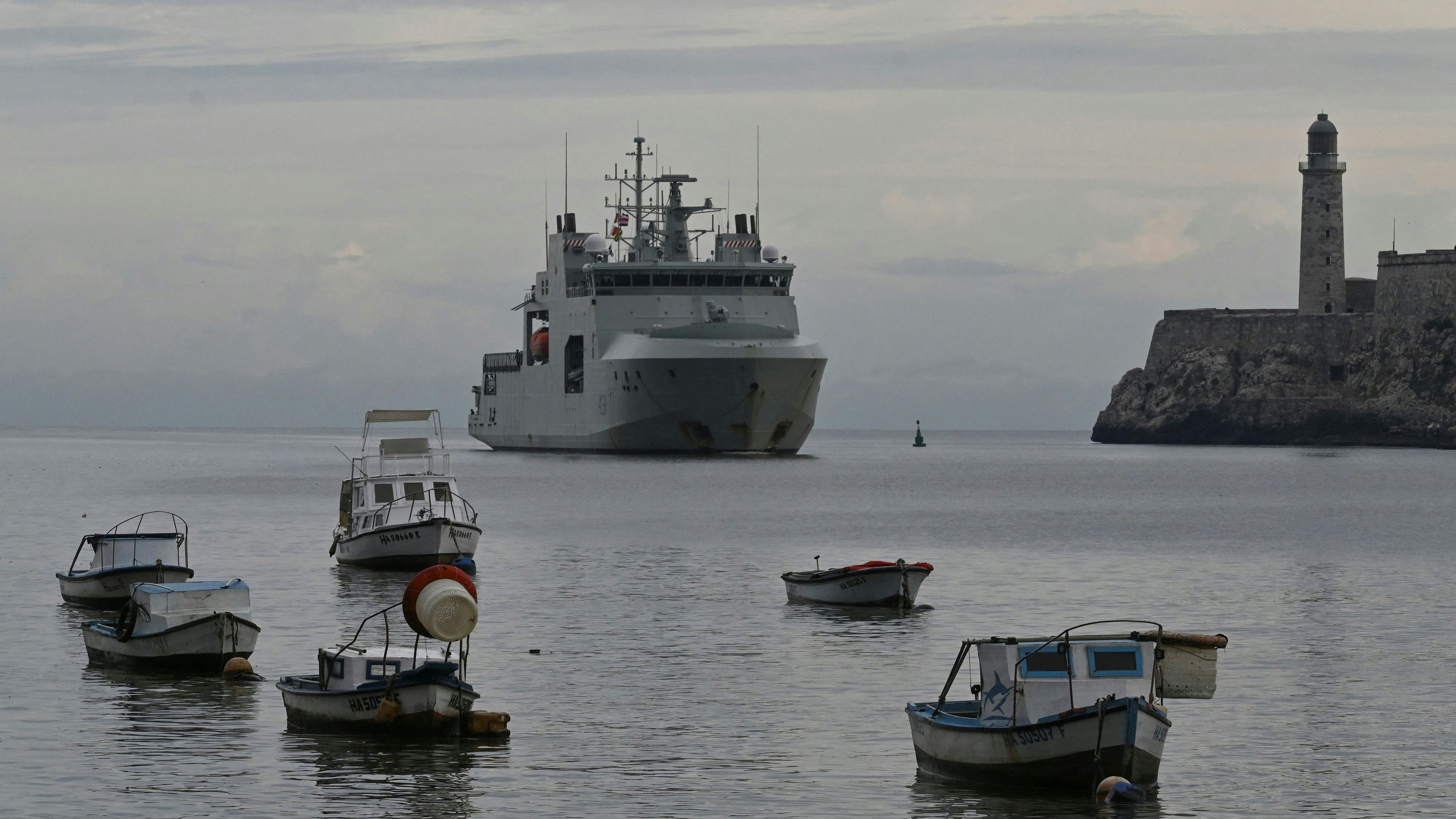 The Canadian Navy patrol boat HMCS Margaret Brooke enters Havana's bay, Cuba, June 14, 2024. REUTERS/Stringer
