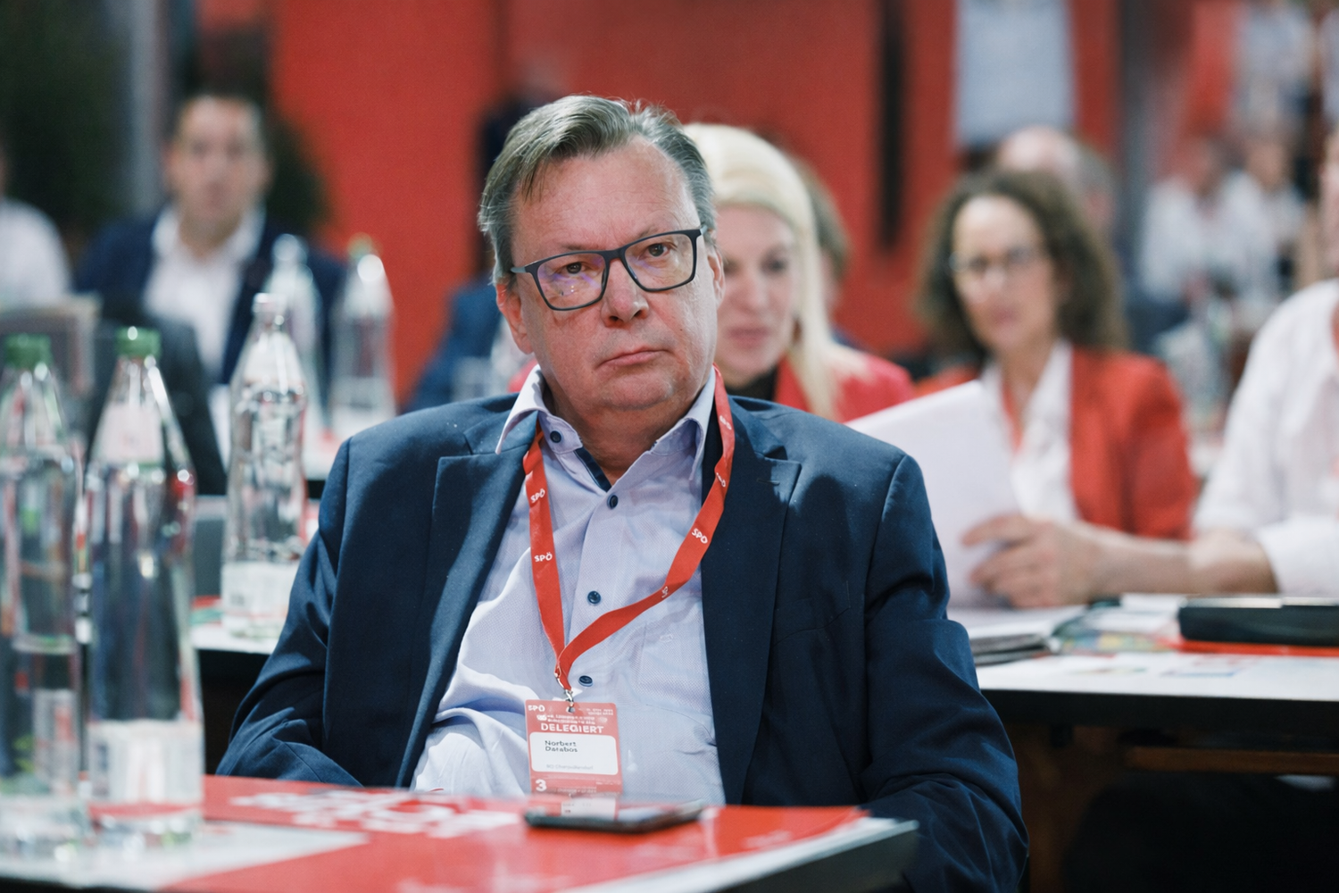 Heute.at - Ex-Minister als Absender – Betrüger wollen 9.000 Euro