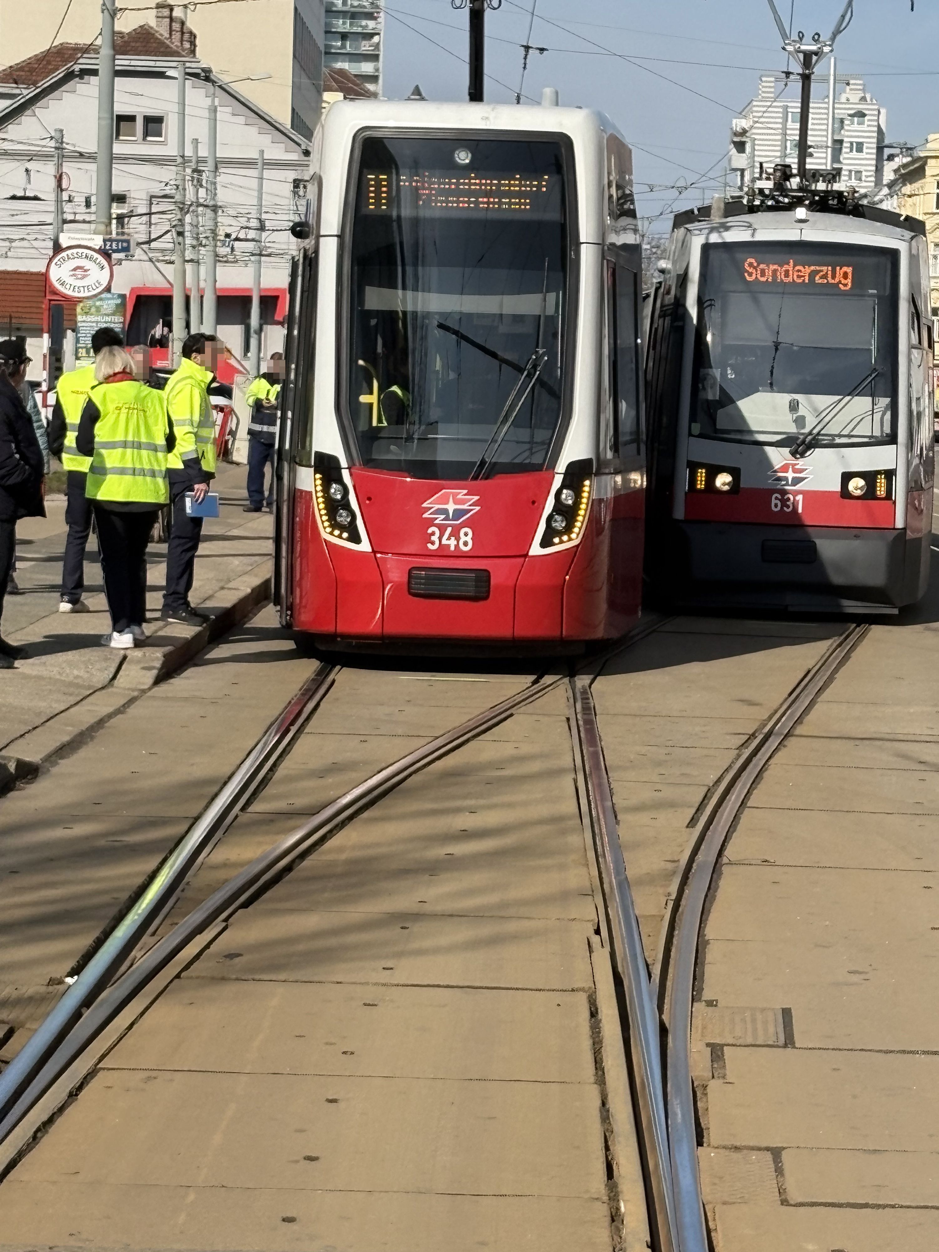 Heute.at - Bim-Crash in Wien sorgt für Ärger in Simmering