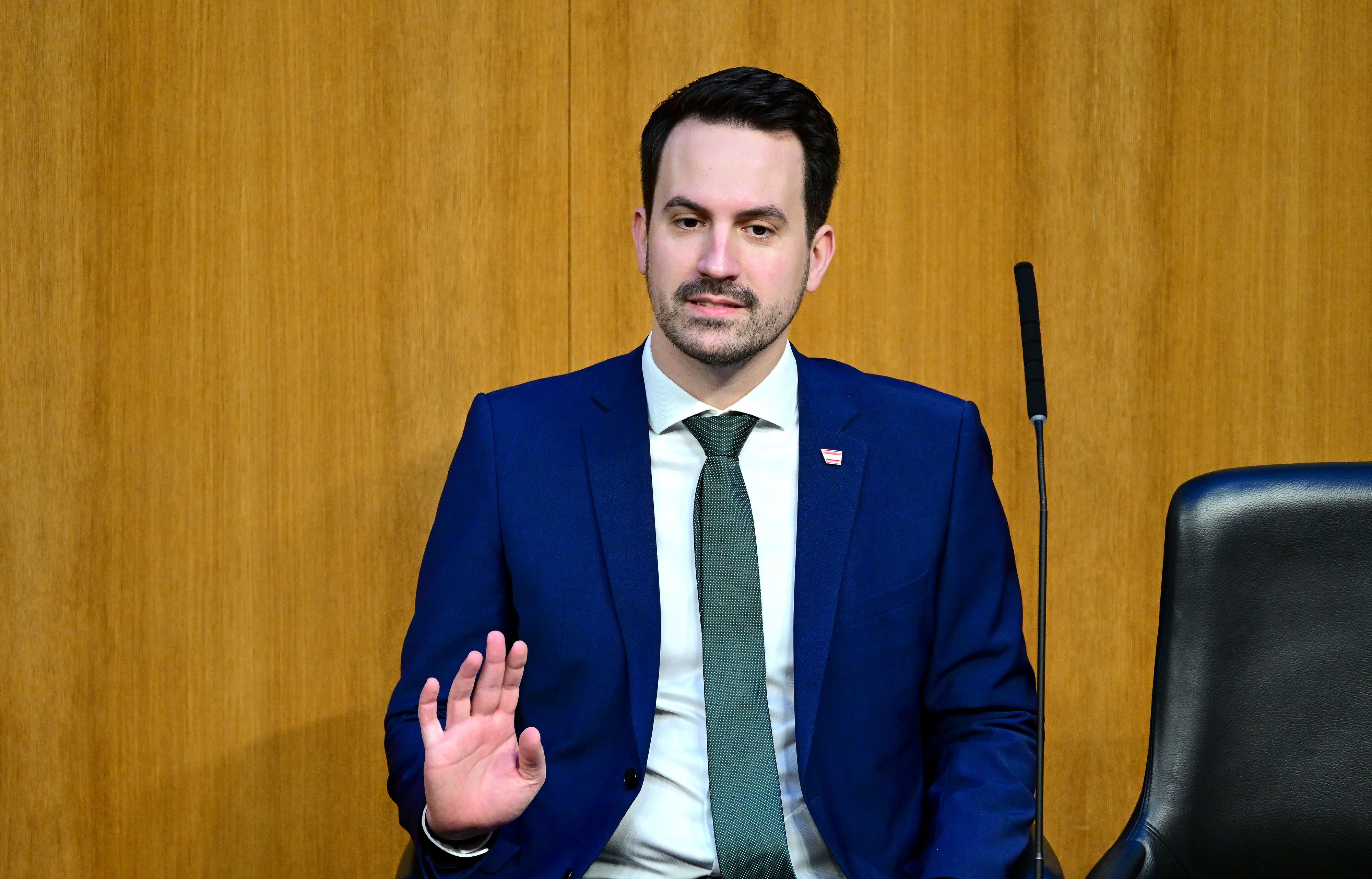 Heute.at - Wirbel um Latein-Pläne – jetzt treten Experten zurück