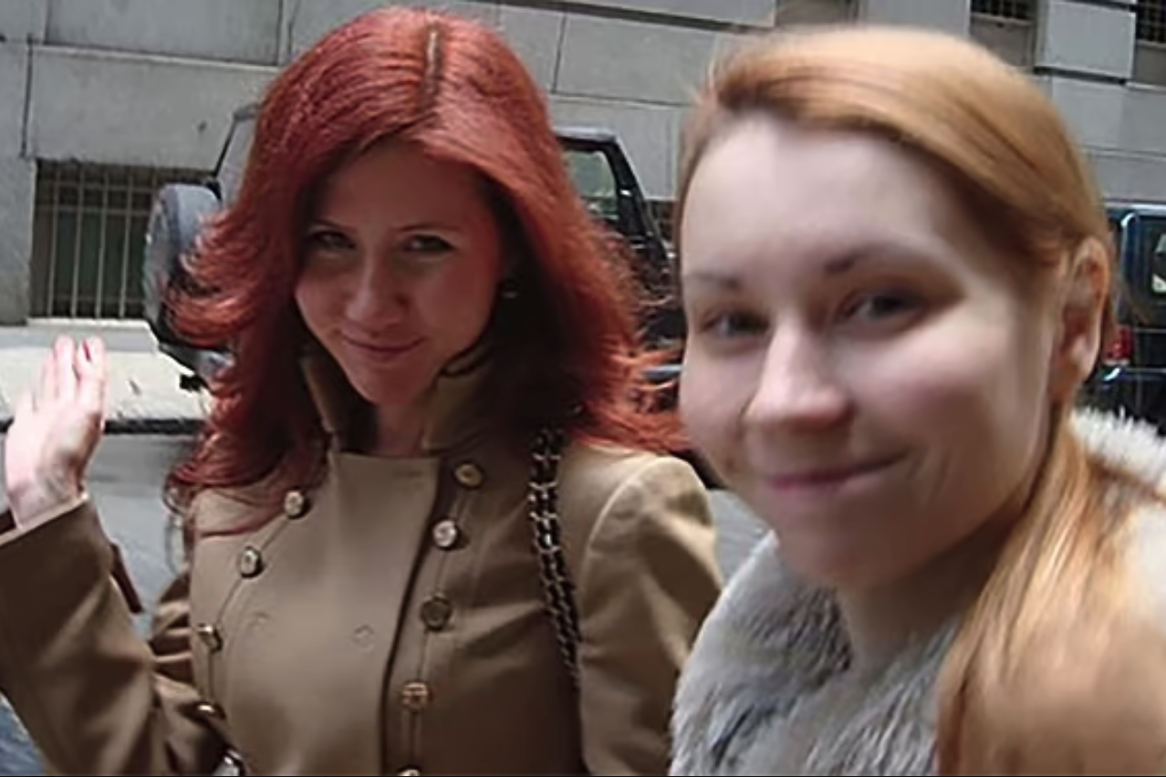 Mila Antonova (r.) und Russen-Spionin Anna Chapman in Manhattan