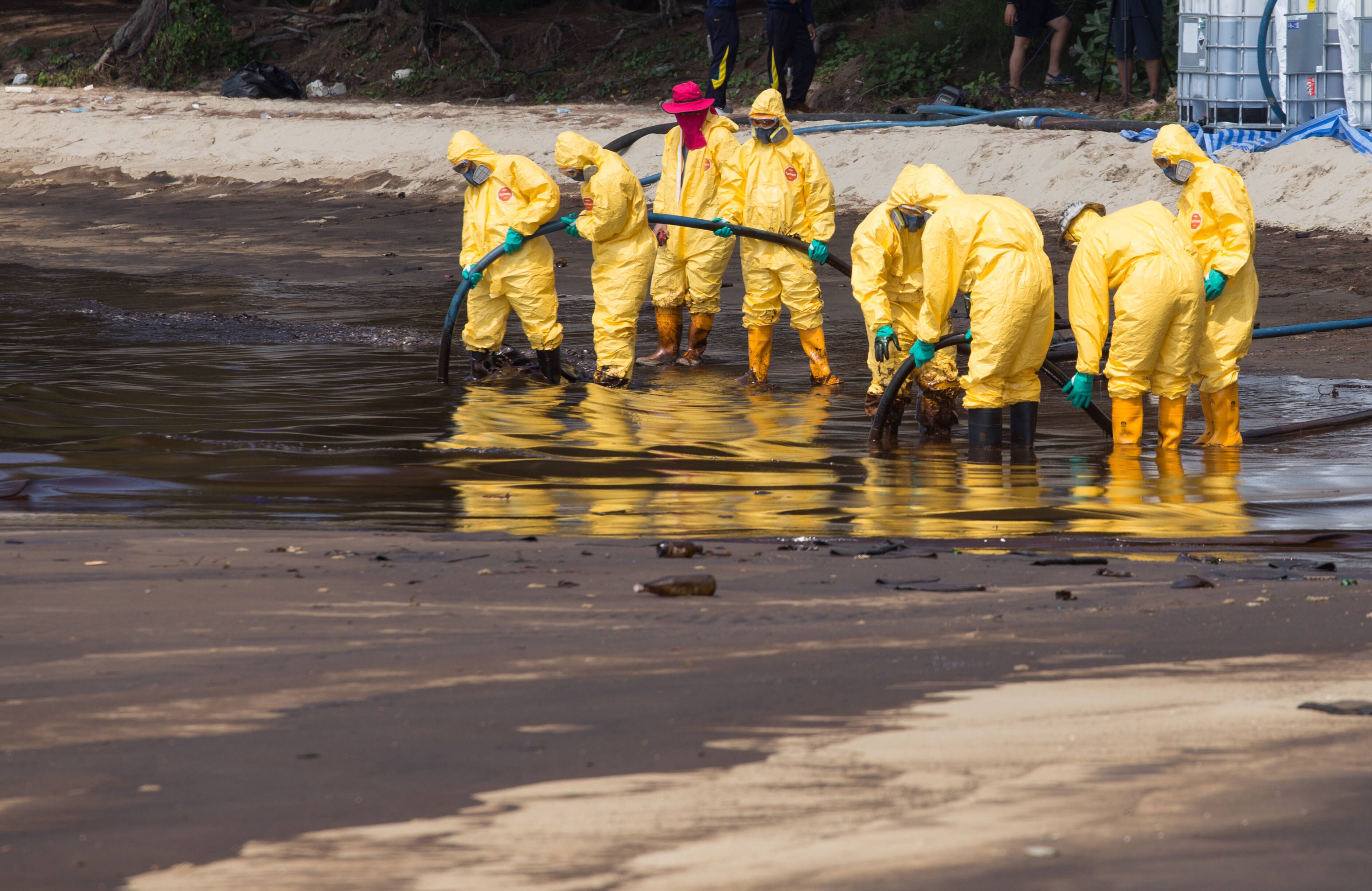 Ölverschmutzte Strände im Urlaubsparadies.