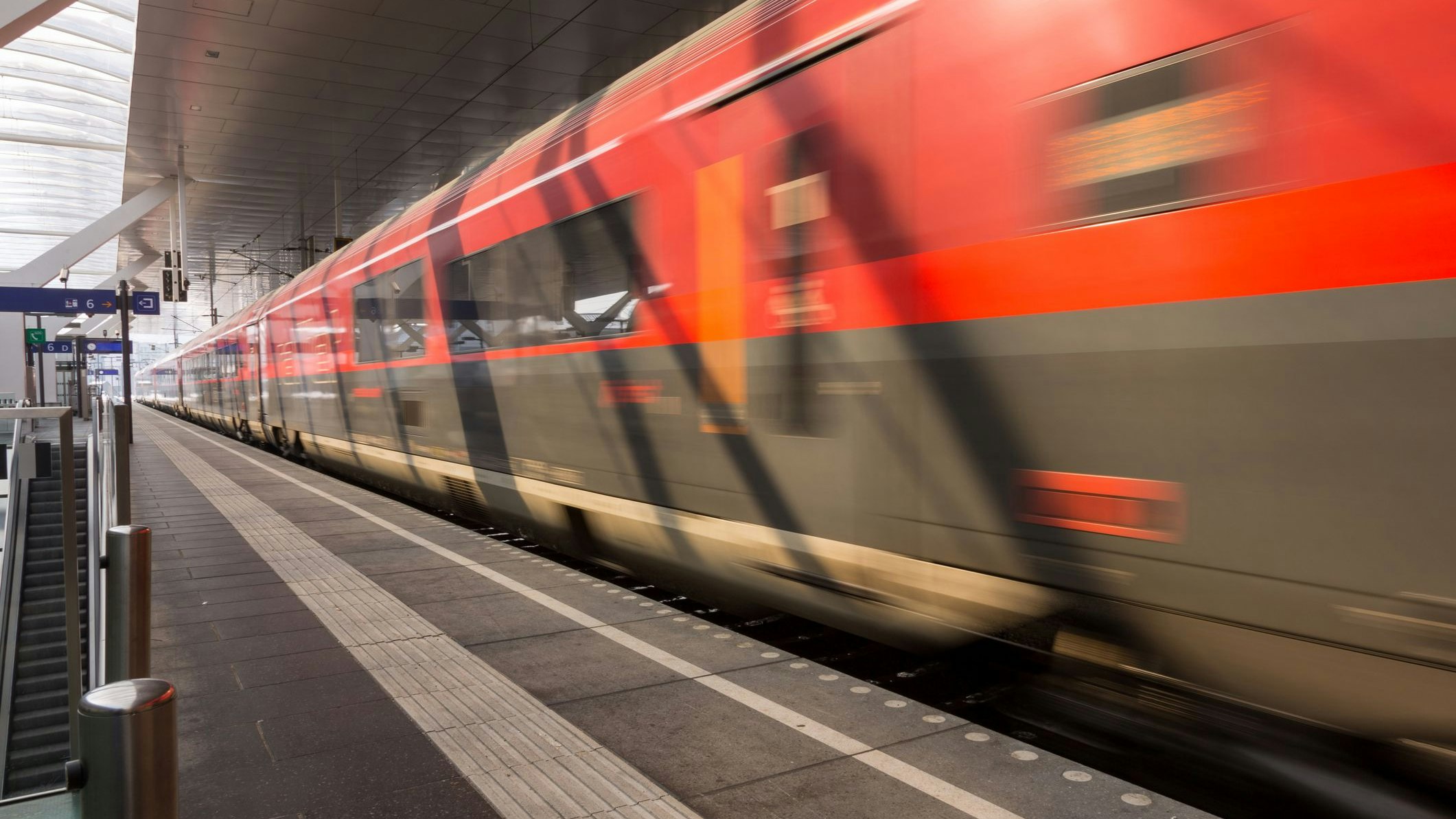 Railjet im Bahnhof (Archivfoto)