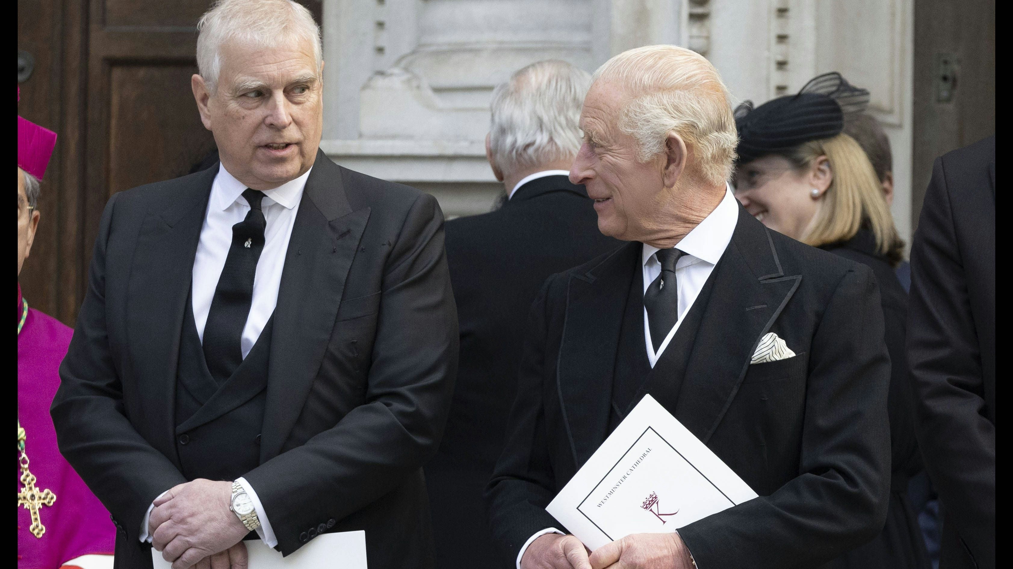 Heute.at - Machte Groll gegen Bruder Andrew zum Ziel von Spionen?