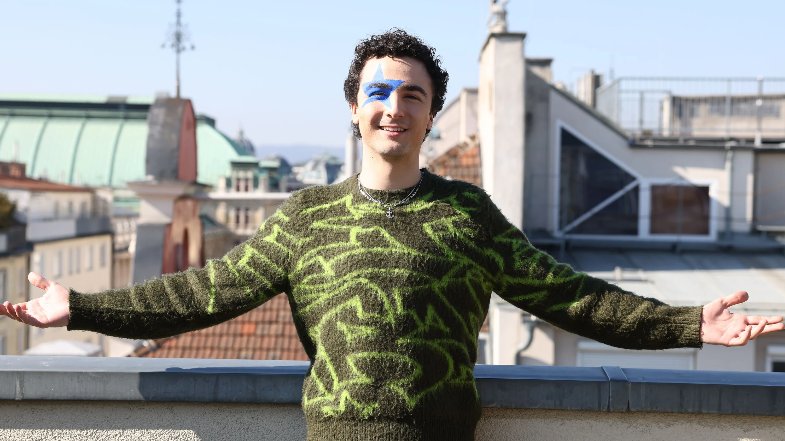 Heute.at - ESC-Star Cosmó: Wer möchte mit mir Urlaub machen?