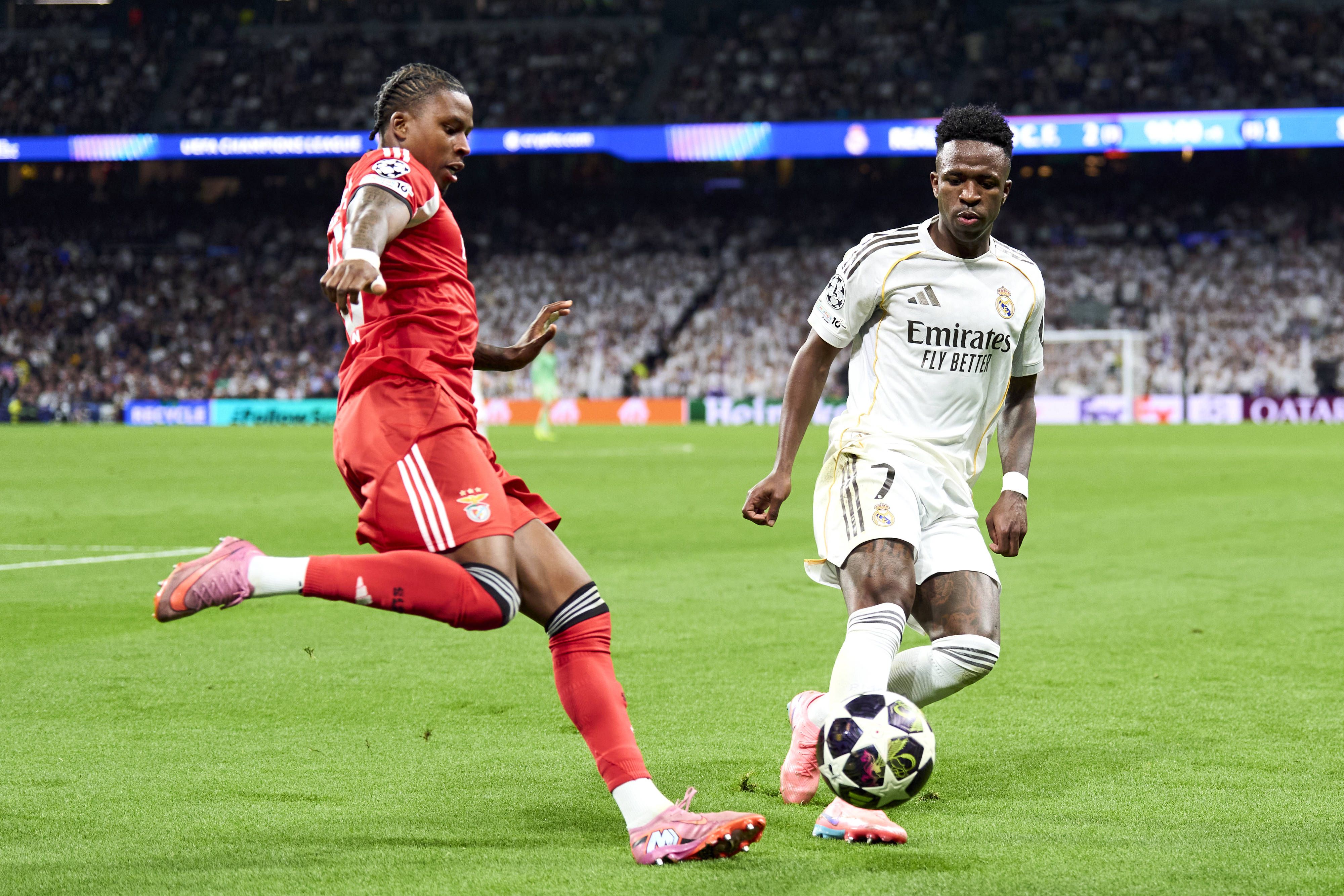 Sidny Lopes Cabral gegen Vinicus.