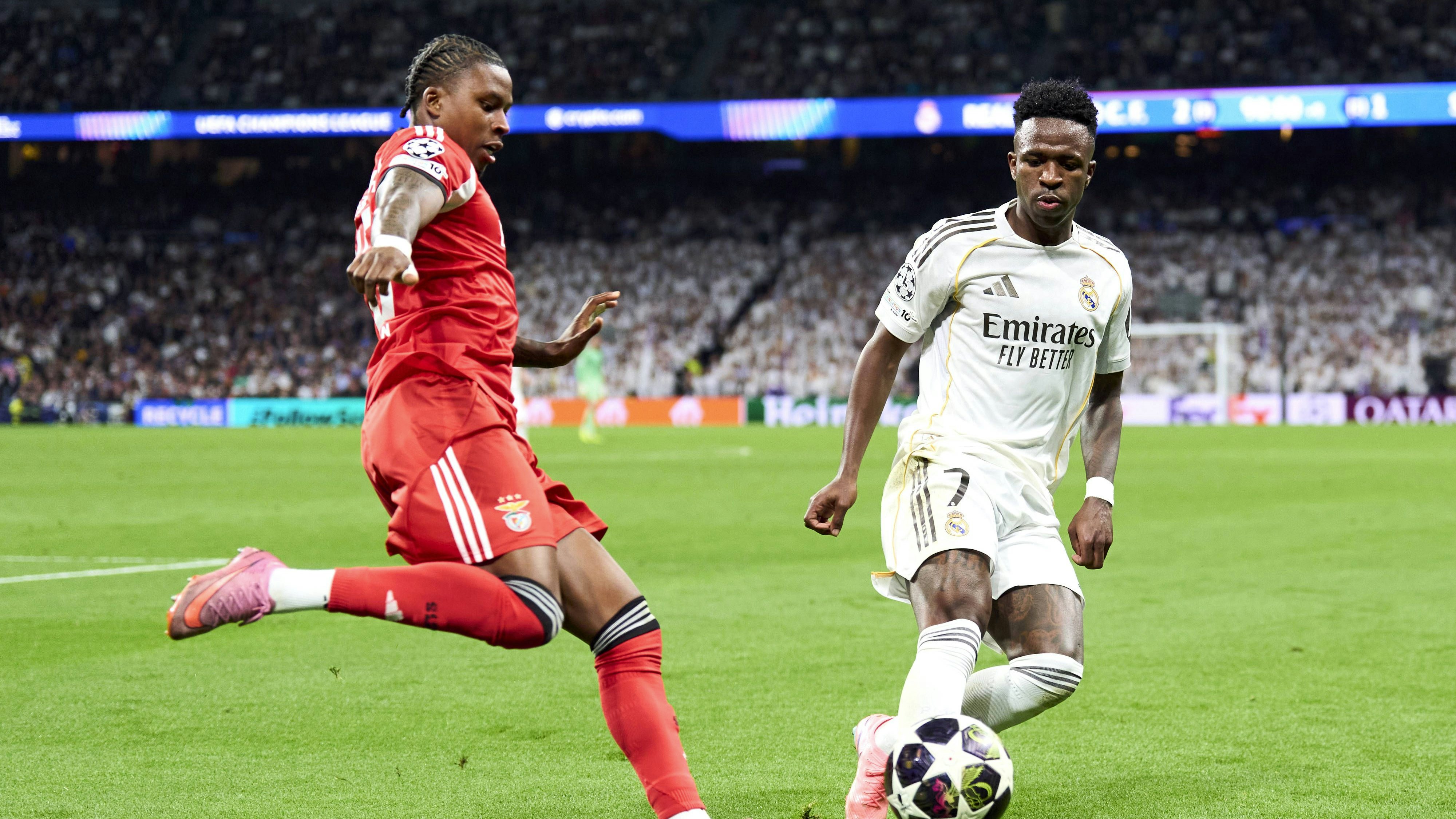 SOCCER- KO play-offs of UEFA Champions League match between Real Madrid CF and SL Benfica at Bernabeu Stadium on February 25, 2026. Sidny Lopes Cabral of SL Benfica battles for the ball with Vinicius Junior of Real Madrid CF during the UEFA Champions League match between Real Madrid CF and SL Benfica at Bernabeu Stadium on February 25, 2026. Madrid Madrid Spain EDITORIAL USE ONLY Copyright: xx SENIS-CEBOLLAx/xALFAQUIx dpphotos201104