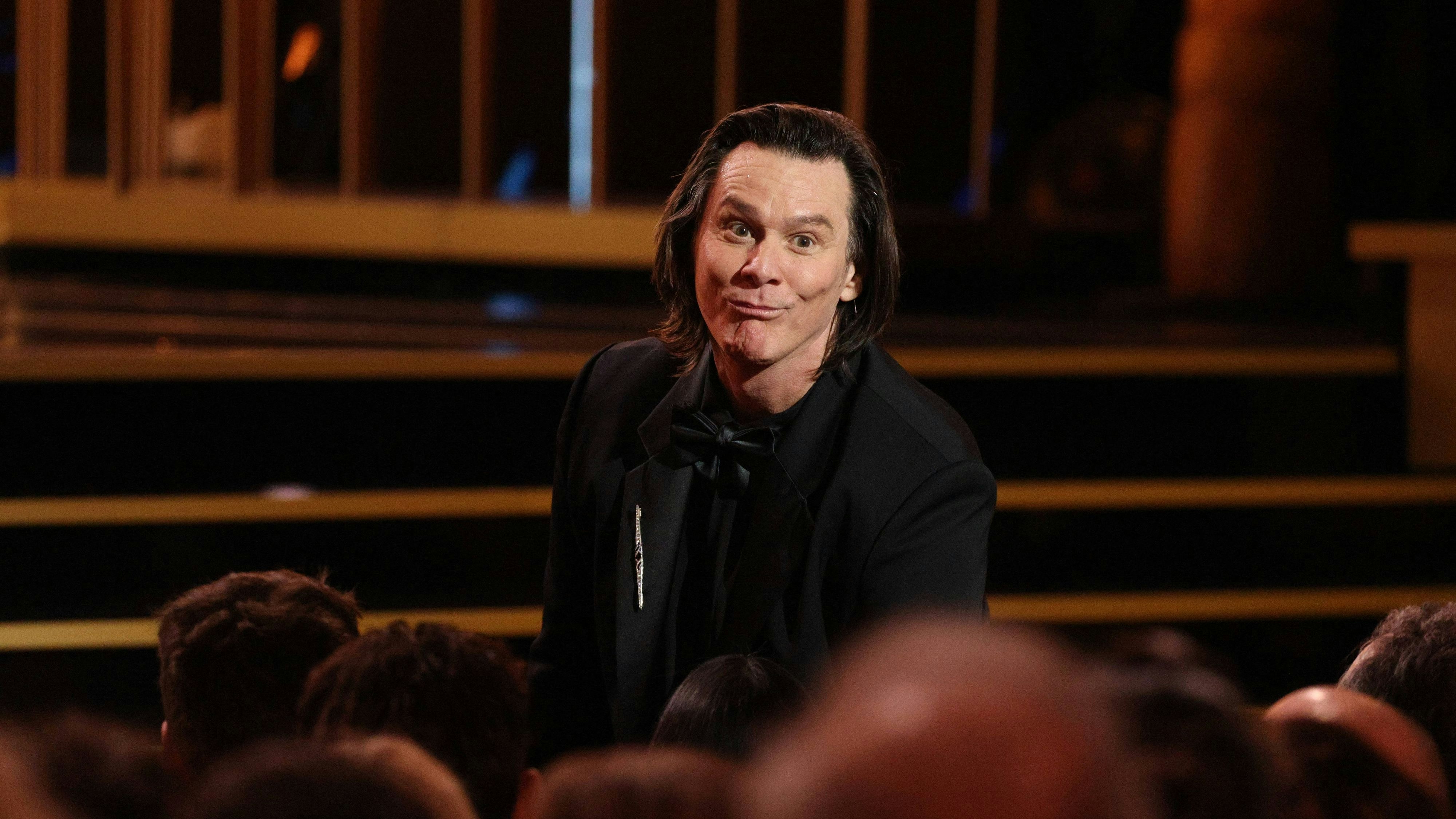 Jim Carrey nimmt seinen Preis in Paris entgegen.