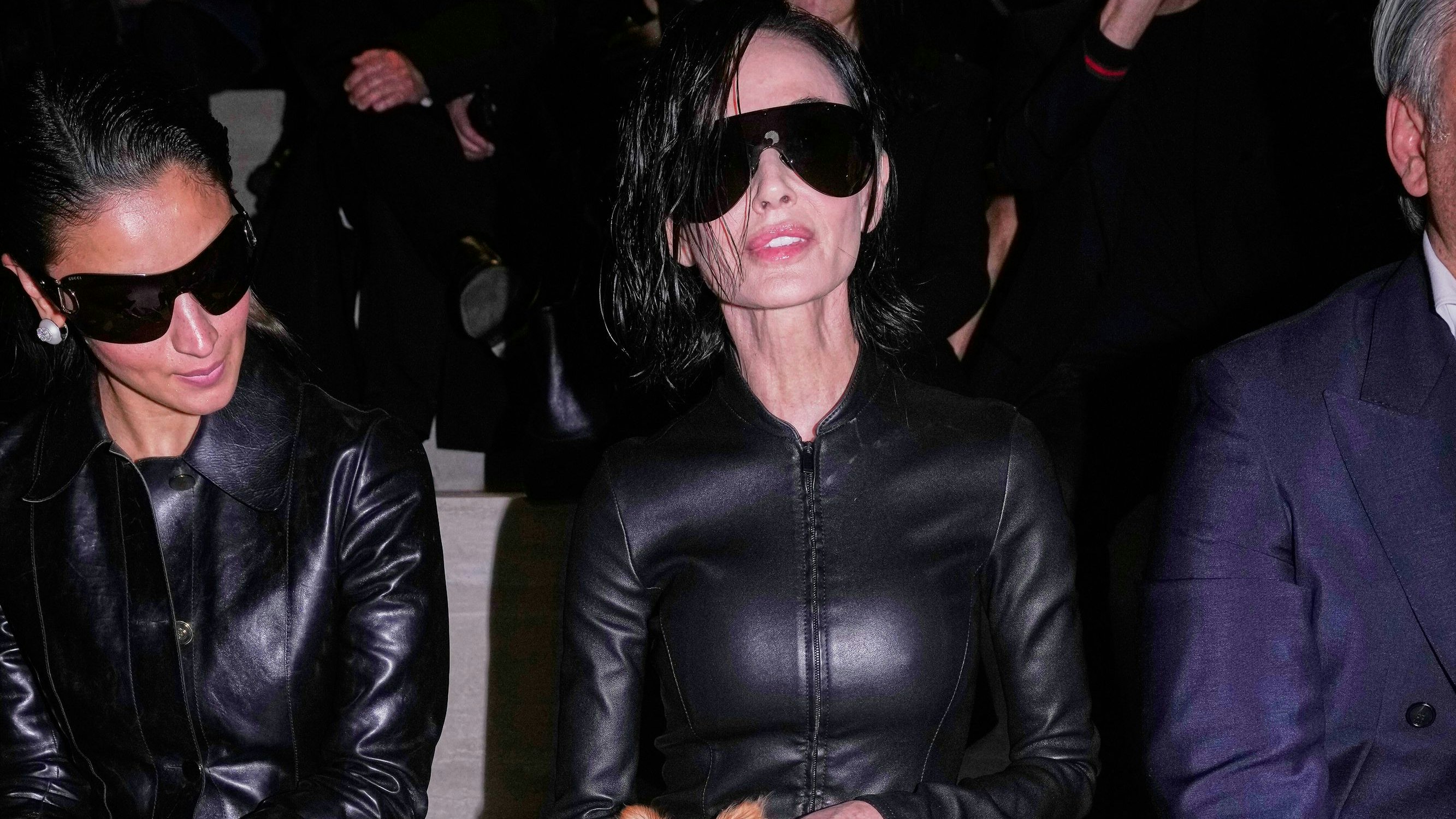 Demi Moore sieht ein wenig anders aus.