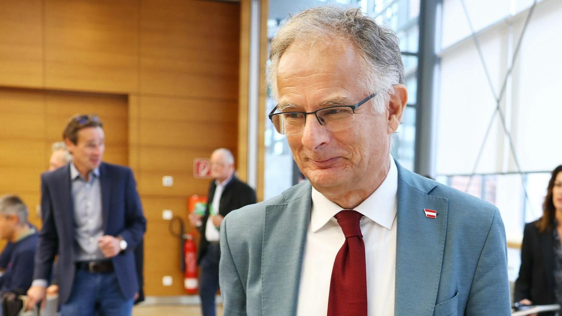 Heute.at - Oma (94) rüttelt Minister wach, sorgt für Revolution