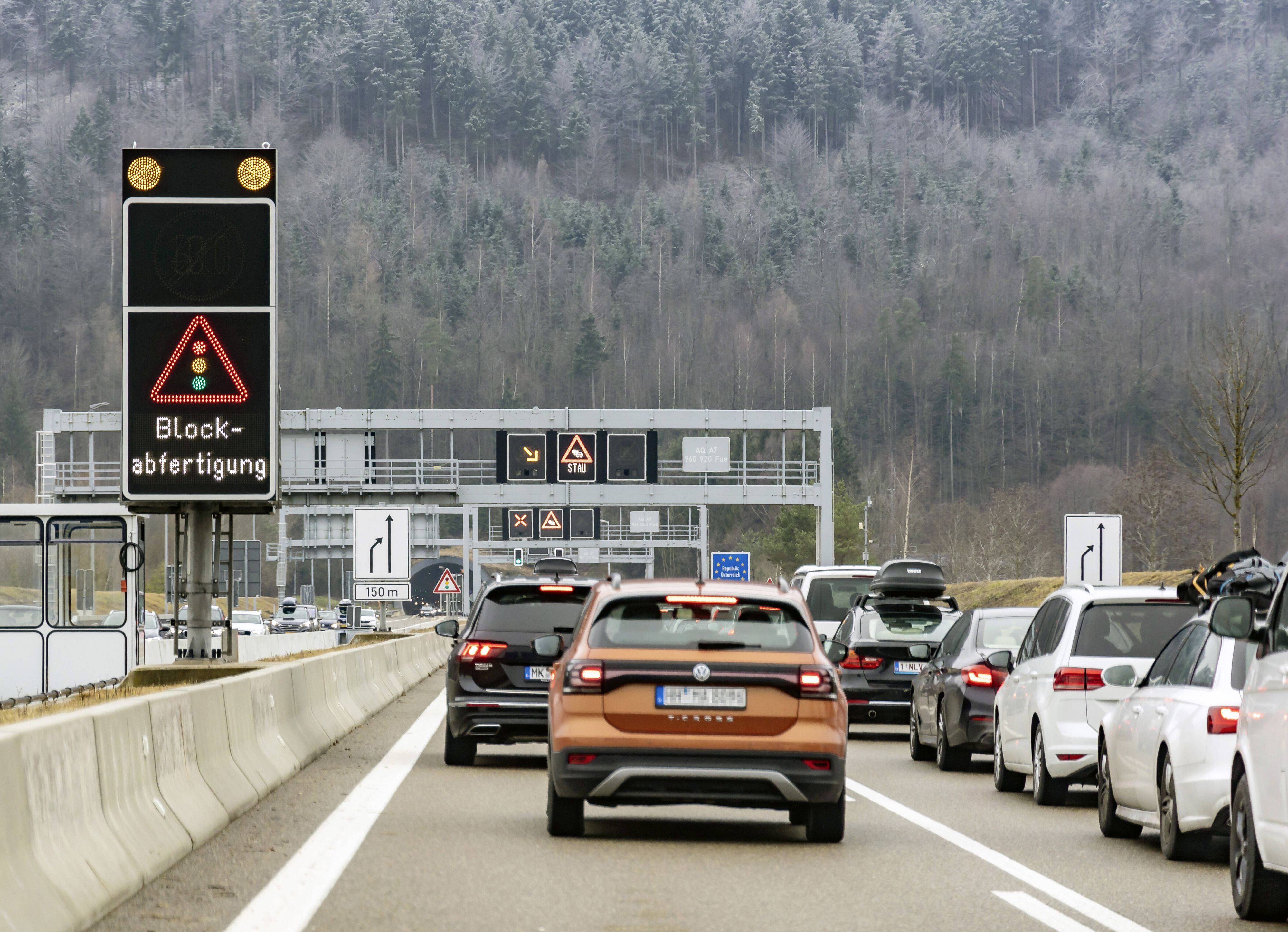 Heute.at - Wintersportler sorgen weiterhin für viel Verkehr