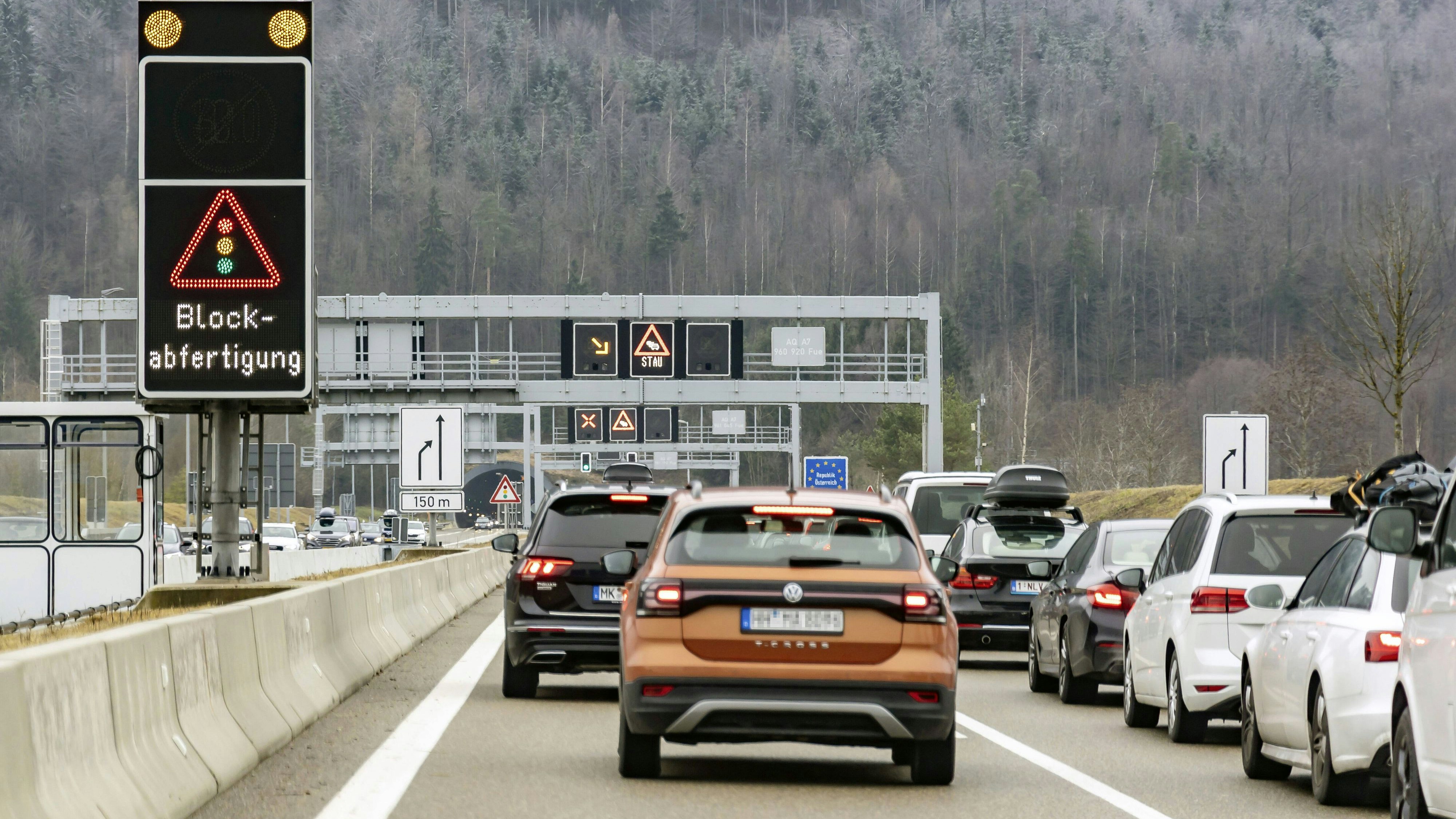 Heute.at - Wintersportler sorgen weiterhin für viel Verkehr