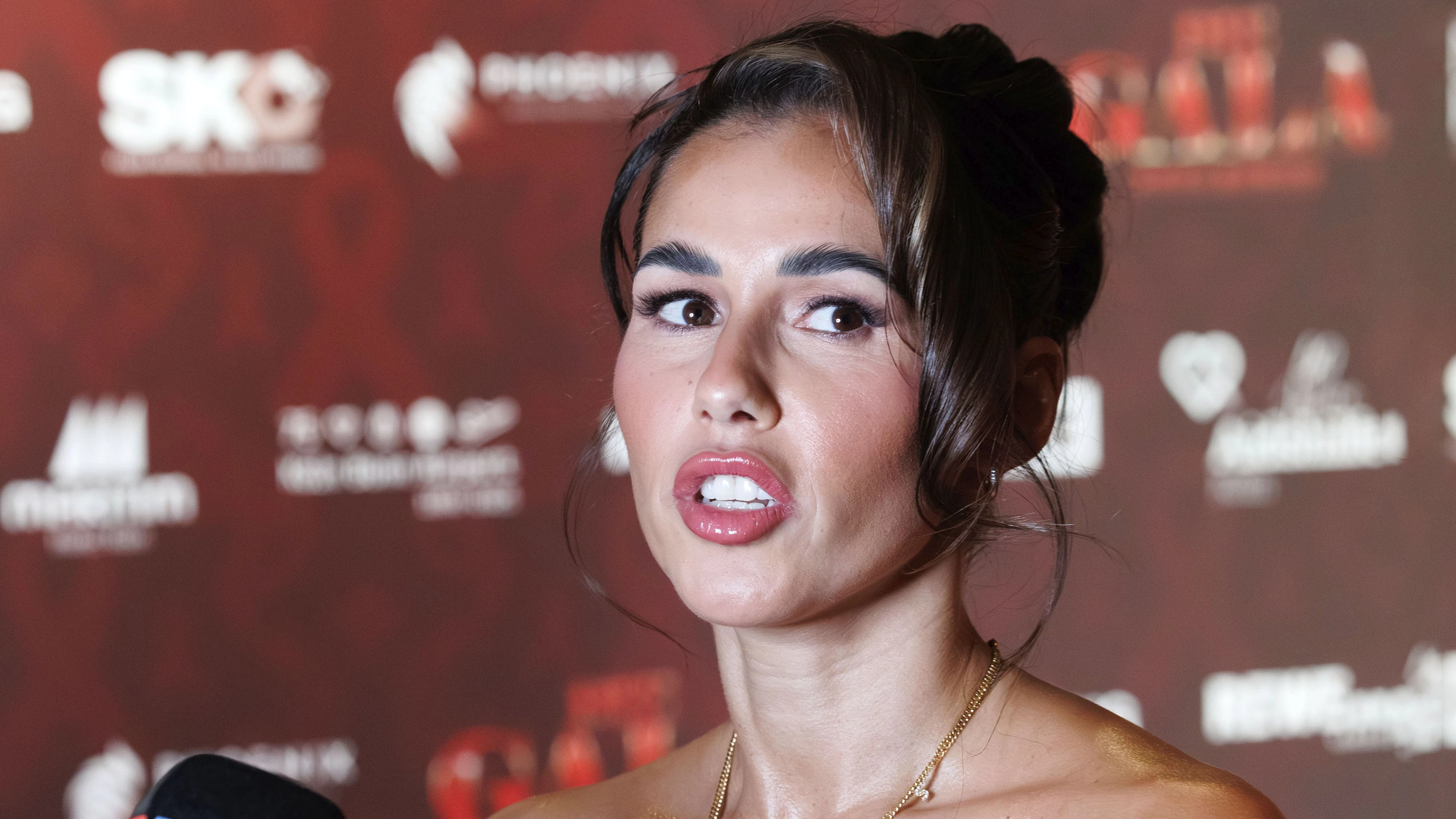 Sarah Engels möchte in Wien antreten, aber muss aktuell etwas warten.