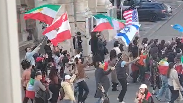 Tausende Wiener feiern Sturz von Iran-Anführer Chamenei