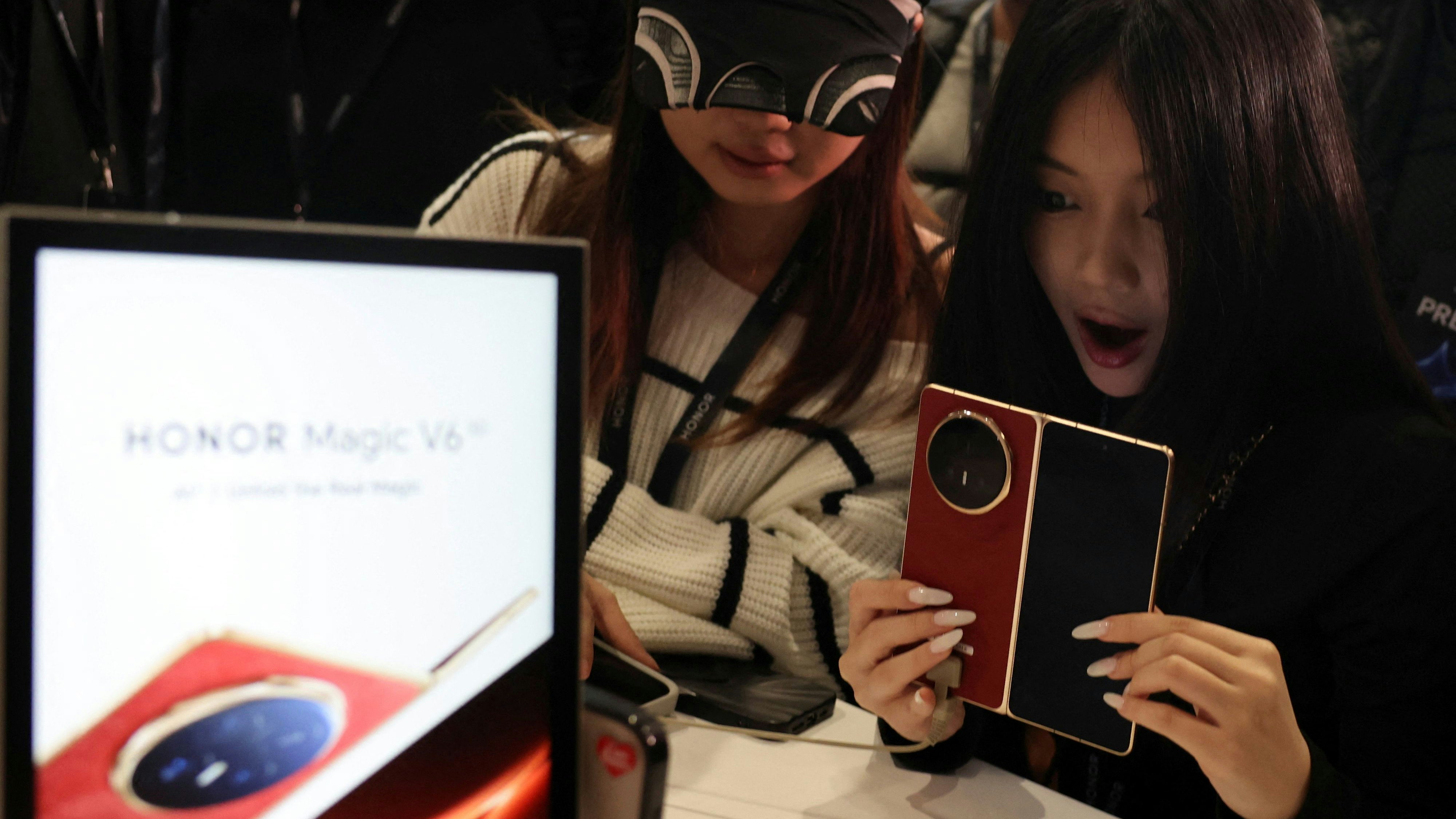 Kernstück ist der neue Silizium-Carbon-Akku mit 6.660 mAh Kapazität, der hohe Energiedichte in einem schlanken Design ermöglicht.