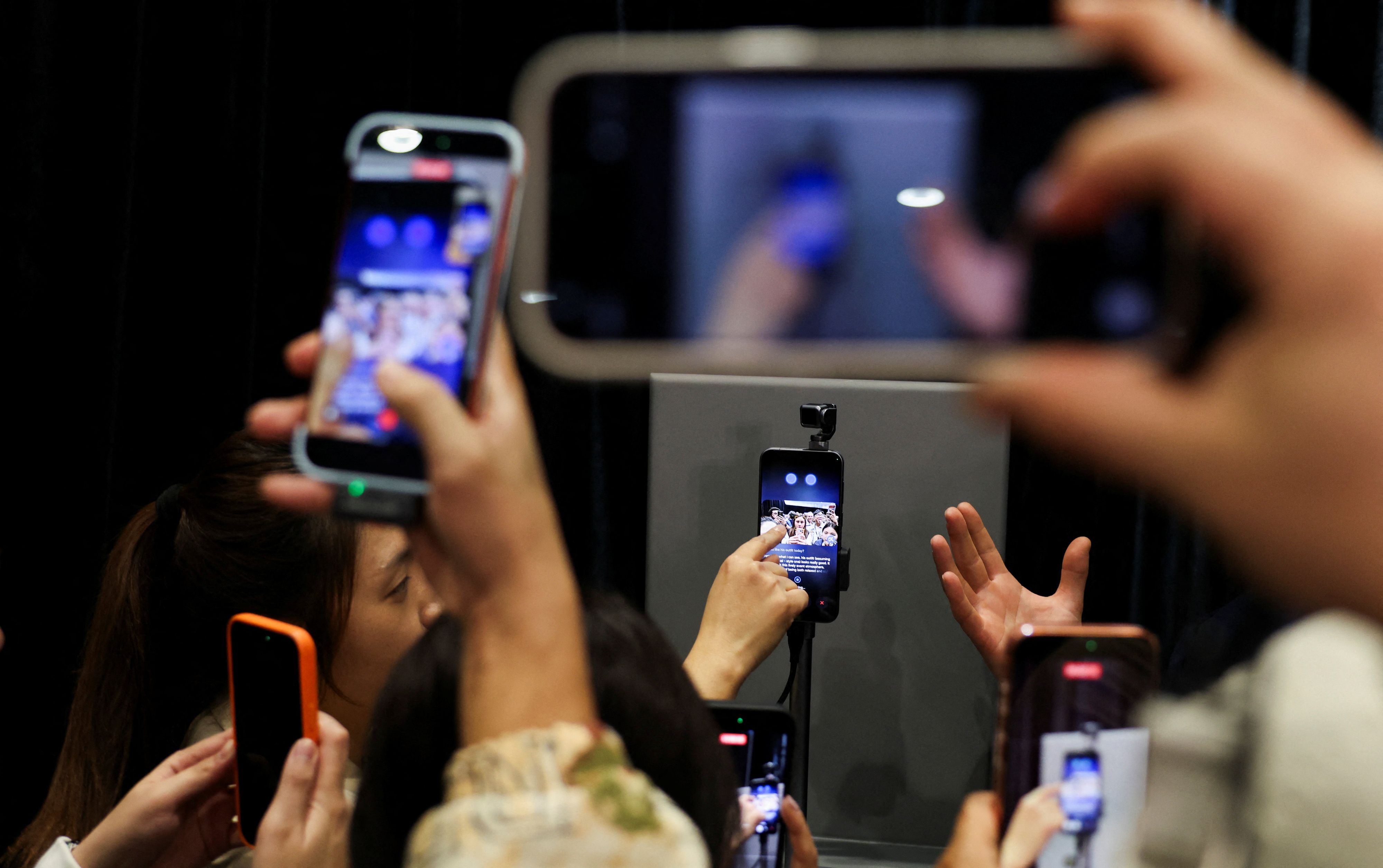 Das Highlight der Präsentation war das Honor Robot Phone – ein Smartphone, das klassische Funktionen mit roboterähnlicher Bewegung und verkörperter KI verbindet.