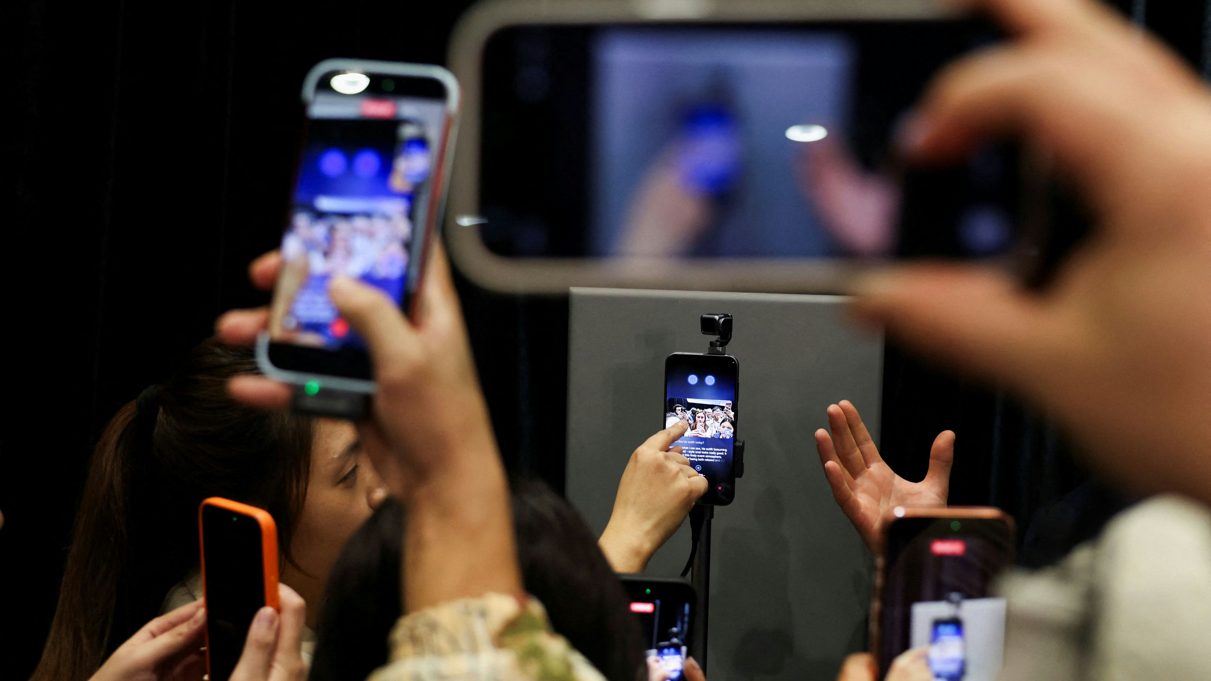 Das Highlight der Präsentation war das Honor Robot Phone – ein Smartphone, das klassische Funktionen mit roboterähnlicher Bewegung und verkörperter KI verbindet.