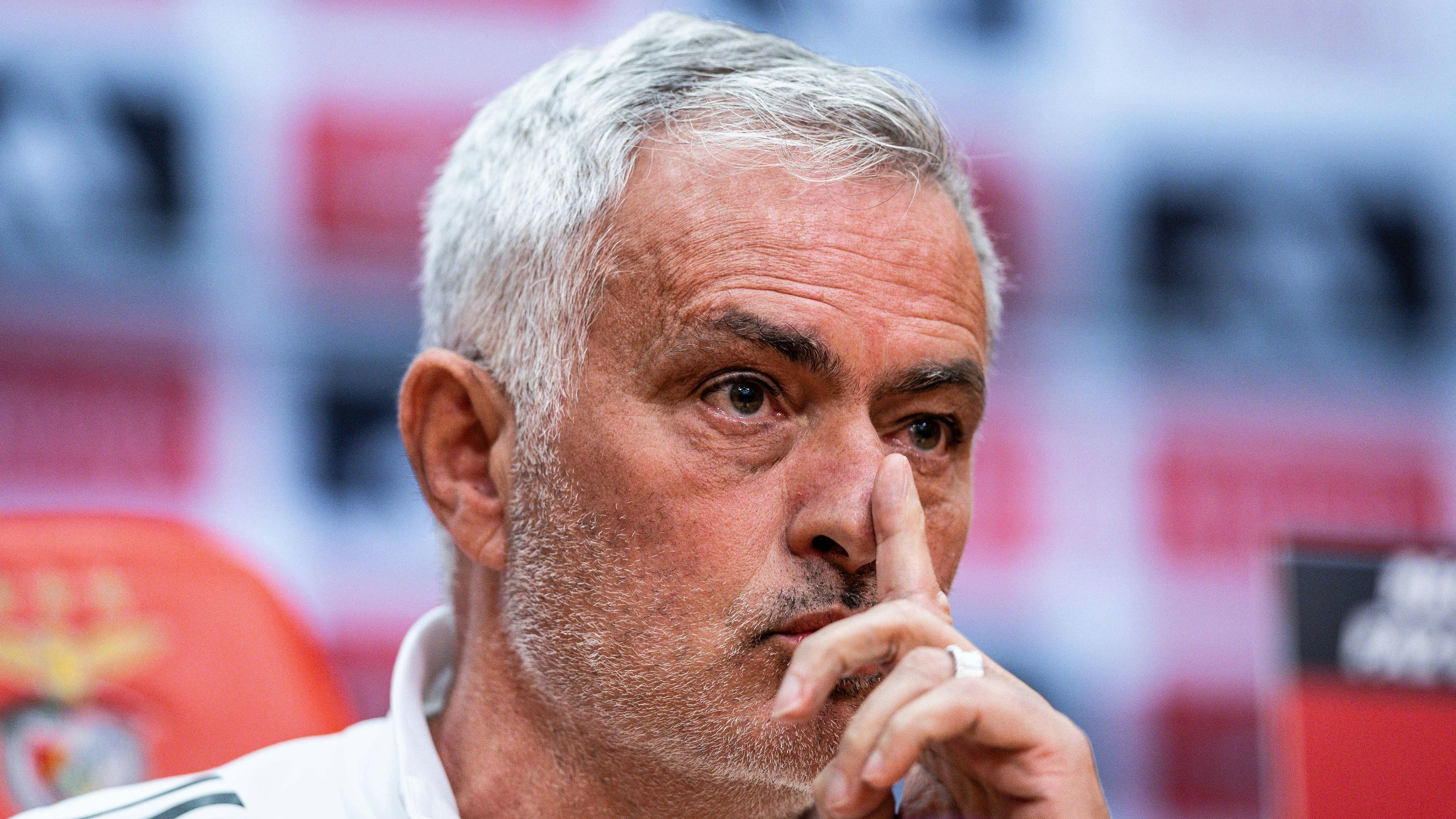 Jose Moruinho zeigt bei Benfica klare Kante, zieht nach dem rassismus-Eklat Konsequenzen. 