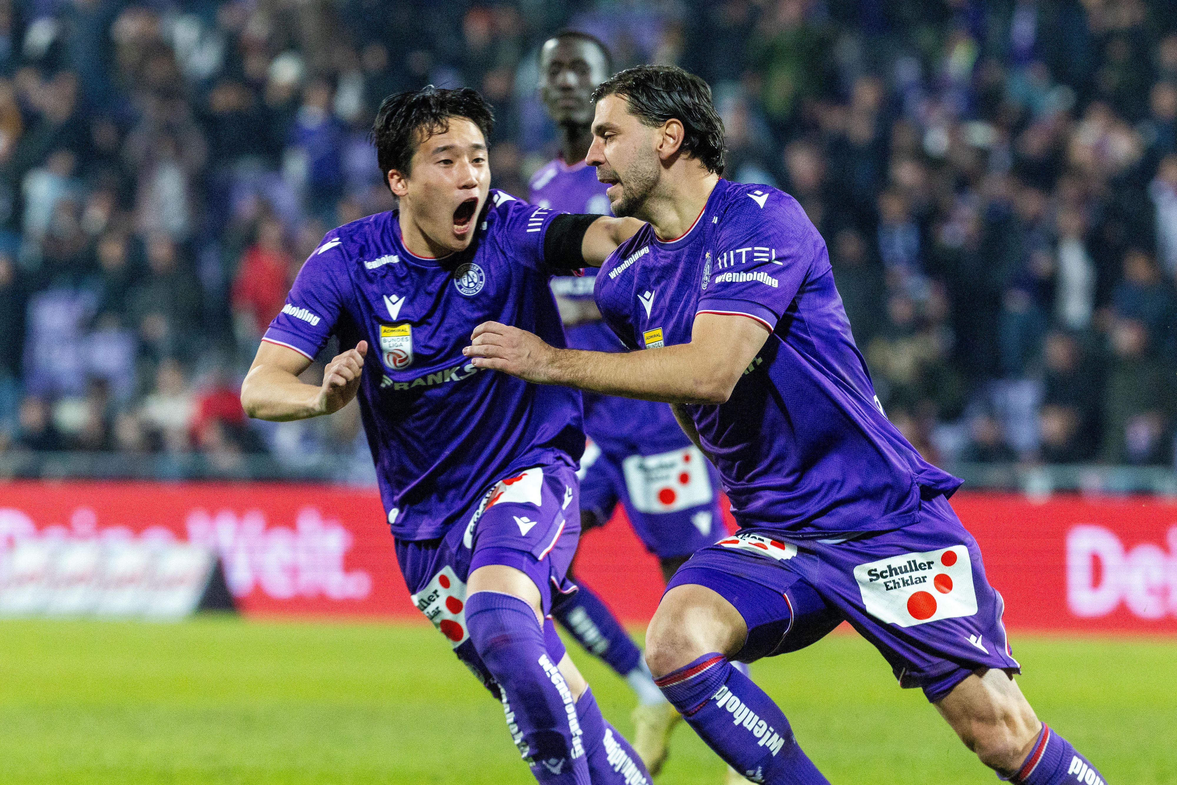 Dragovic feiert sein erstes Tor für die Austria nach mehr als 15 Jahren.